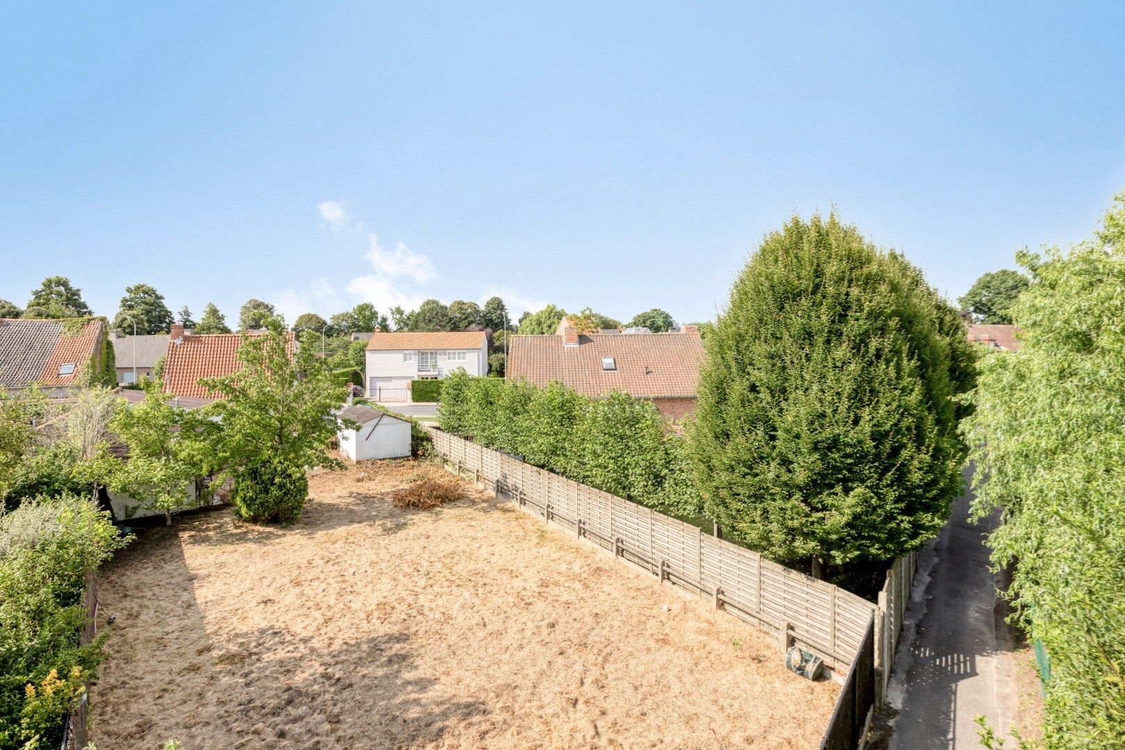 Stuk grond op 570 m2 in een rustige buurt! foto 11