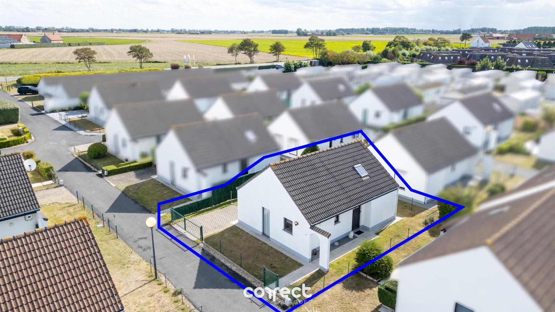 Hoofdfoto van de publicatie: Vakantiewoning, instapklaar en slechts 700m van het strand te Middelkerke.