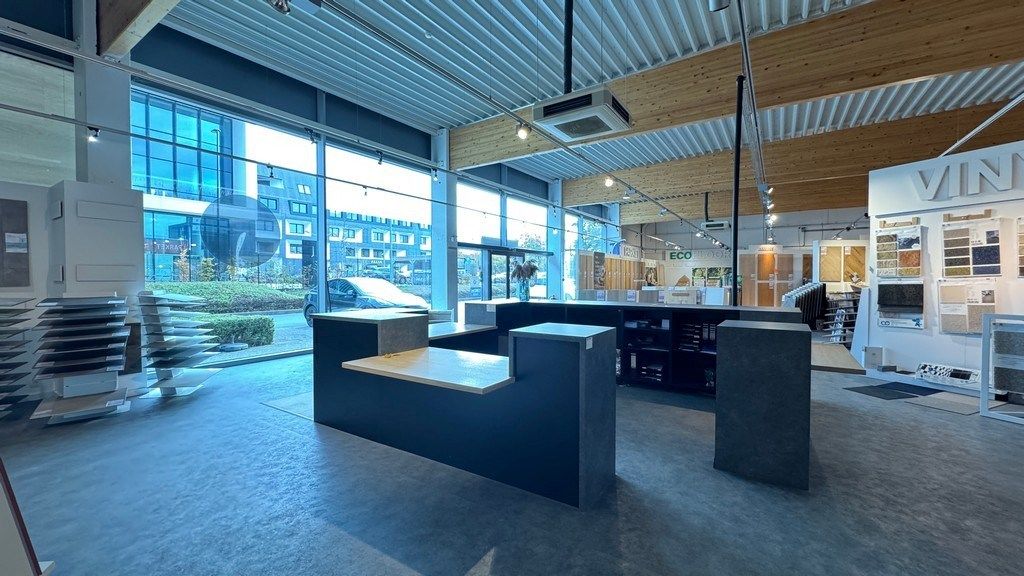 Showroom met opslagruimte te huur aan Kortrijksesteenweg in Gent foto 3