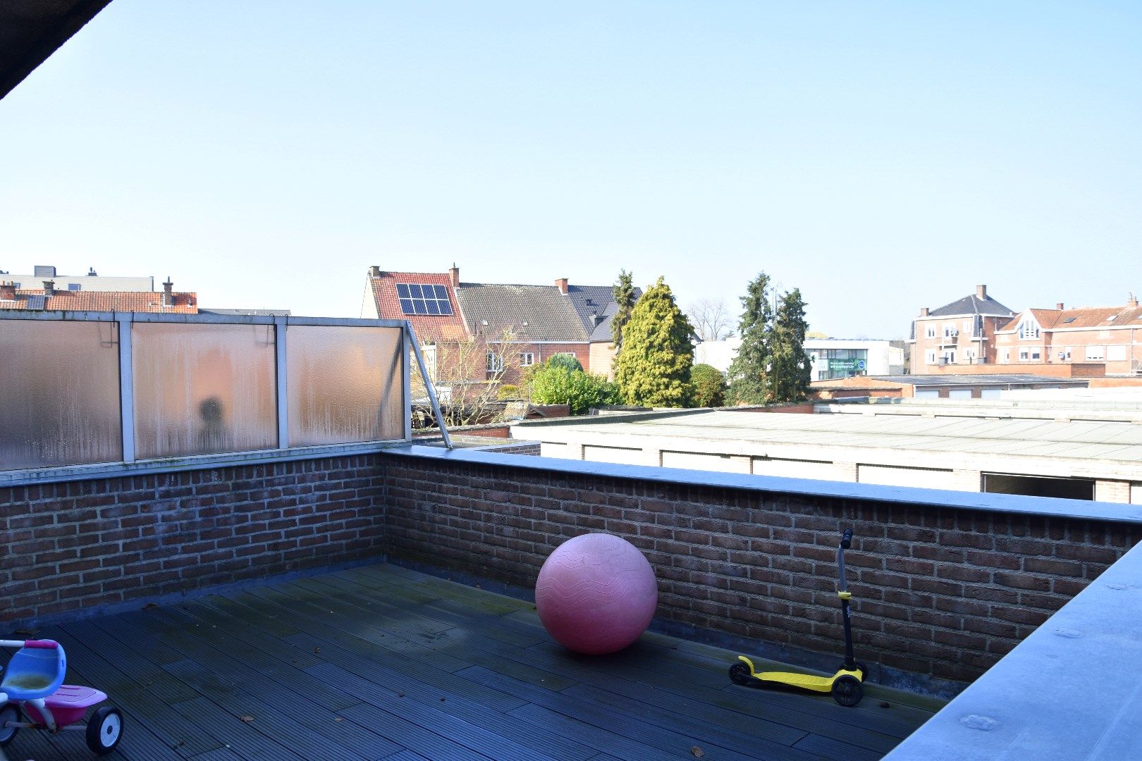 Instapklaar 2-slaapkamerappartement met 2 terrassen te Koop in Roeselare foto 9