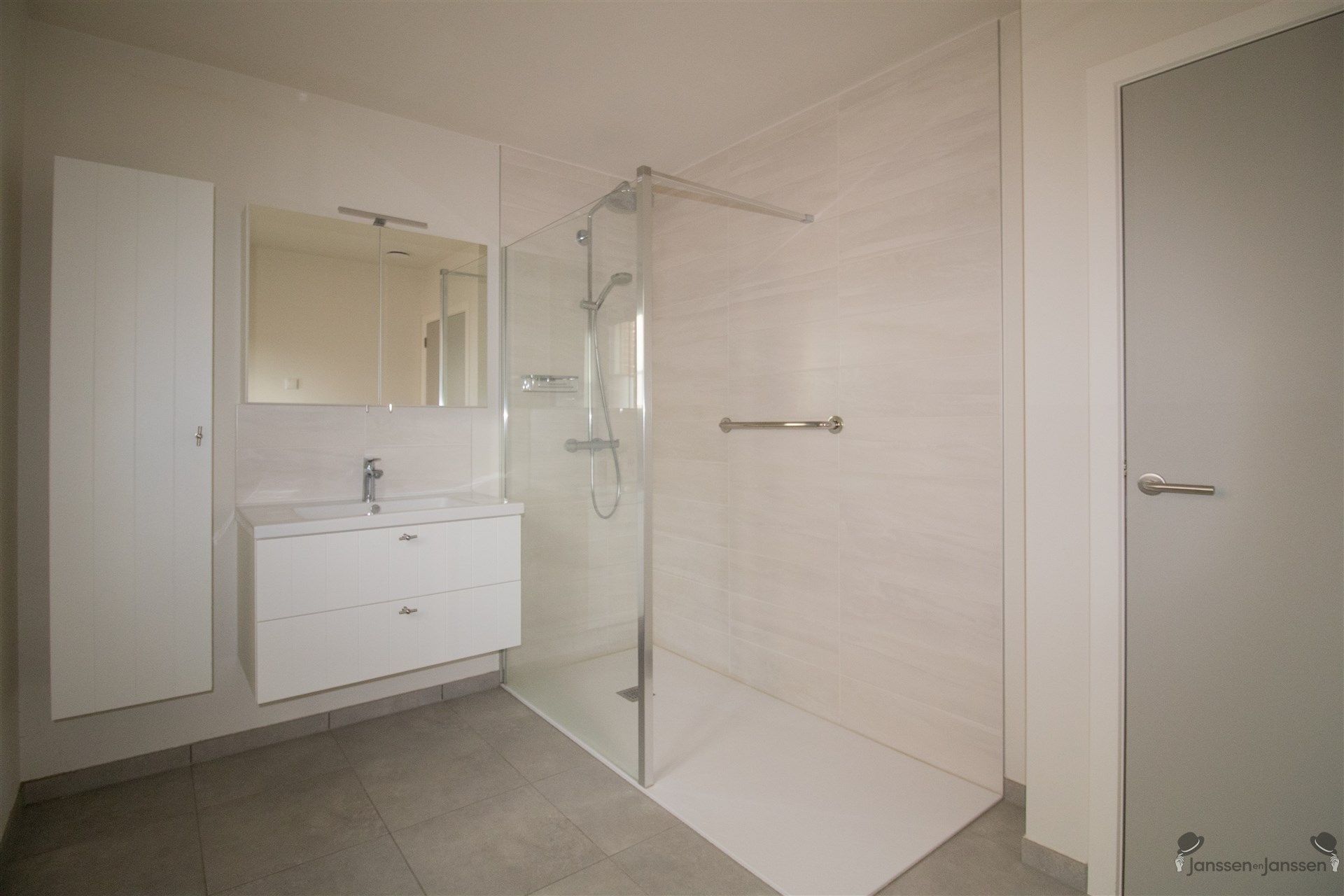 Rustig gelegen recente woning met min. 4 slaapkamers op 470 m².  foto 15