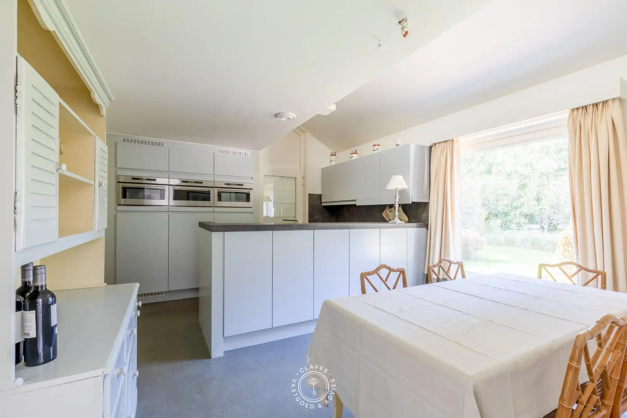 Residentiële villa op een uitzonderlijk groen perceel van meer dan 2.000 m² in de gegeerde Eikenlaan te Belsele foto 13