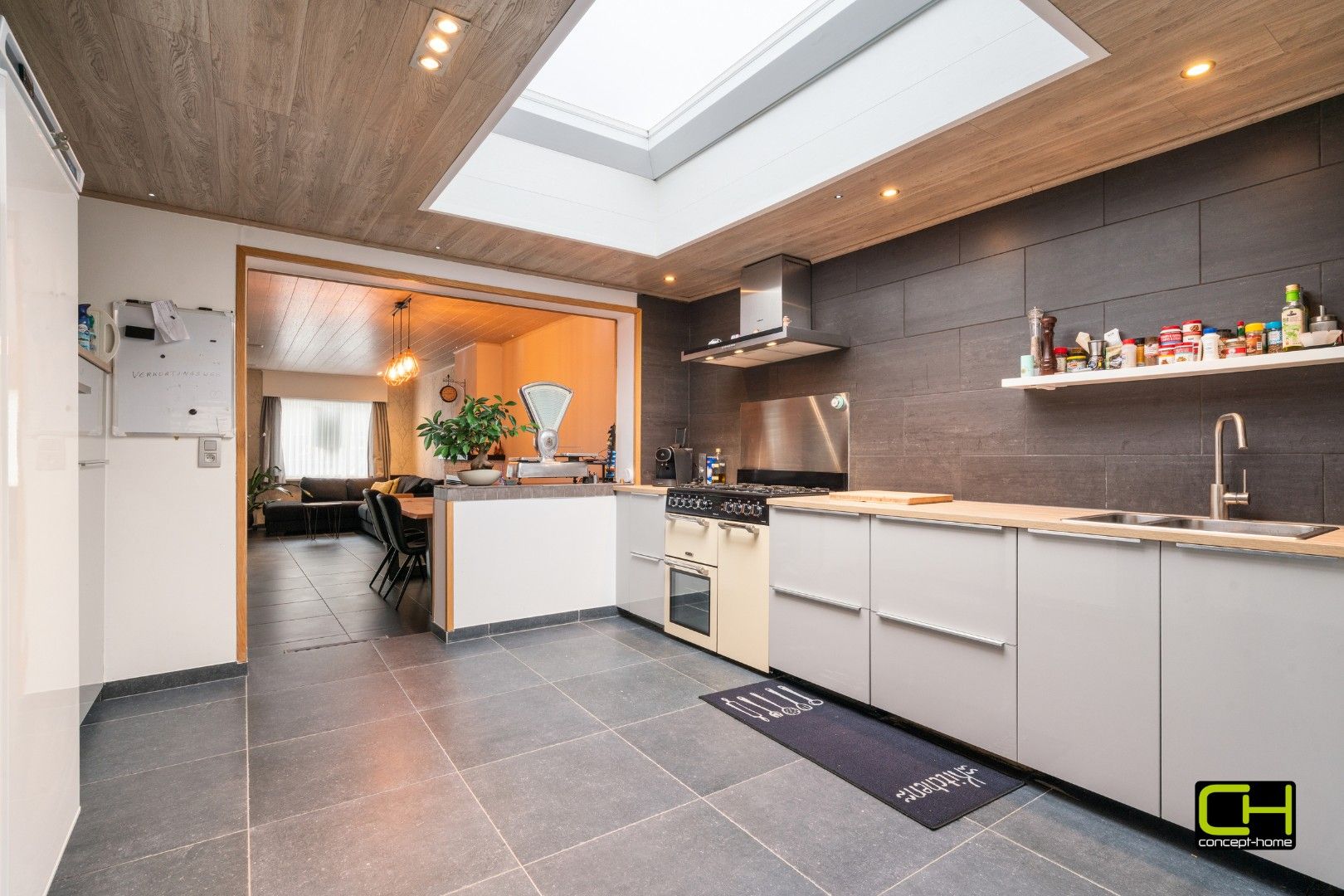 Woning met ruime garage, tuin en 2 slaapkamers foto 6