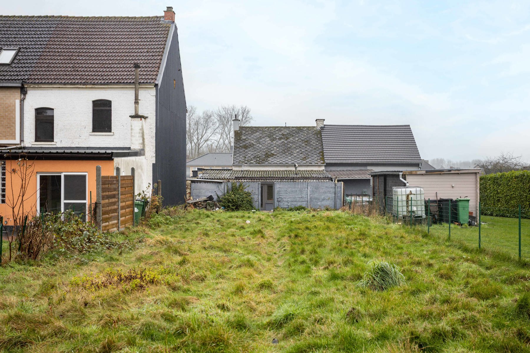 Rustig gelegen te renoveren woning in doodlopende straat. foto 24