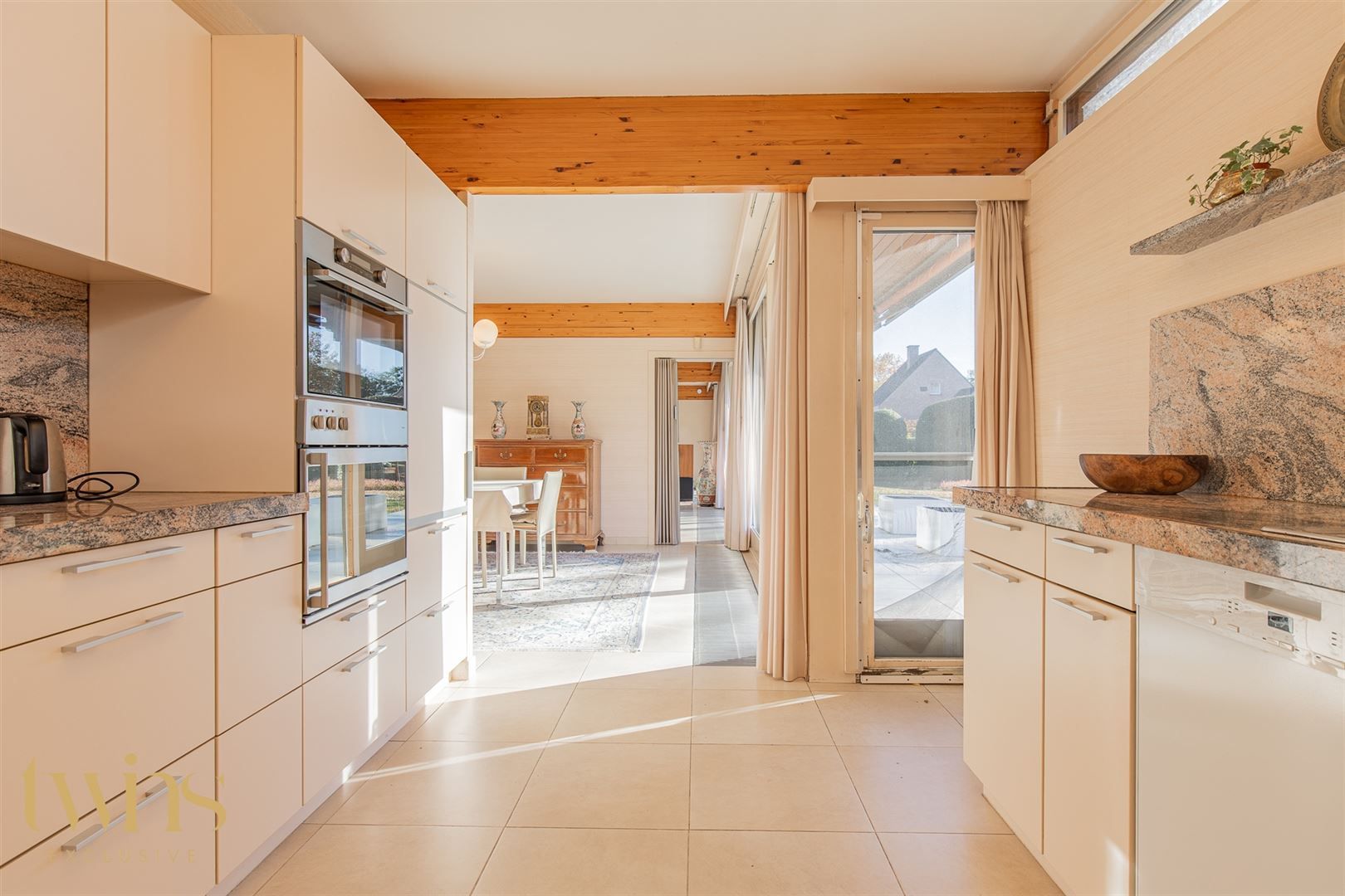 Stijlvolle villa-bungalow op ruim perceel met zuidgerichte tuin  foto 17