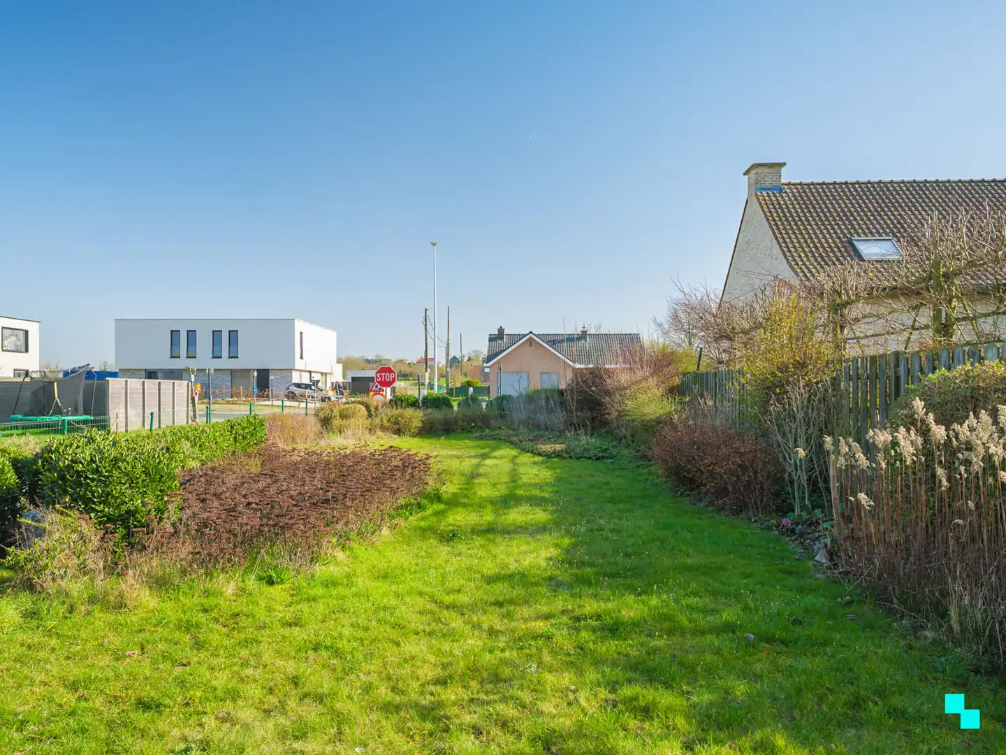 Te renoveren woning met garage en unieke tuingrond grenzend aan het bos foto 28