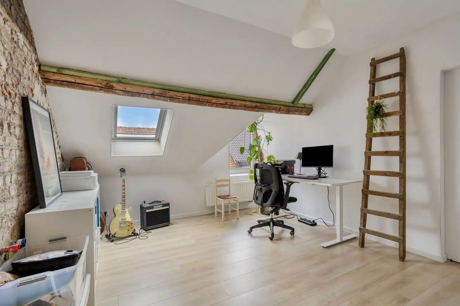 Instapklare en gerenoveerde woning met 3 slaapkamers, bureau en gezellige tuin in Halle foto 23
