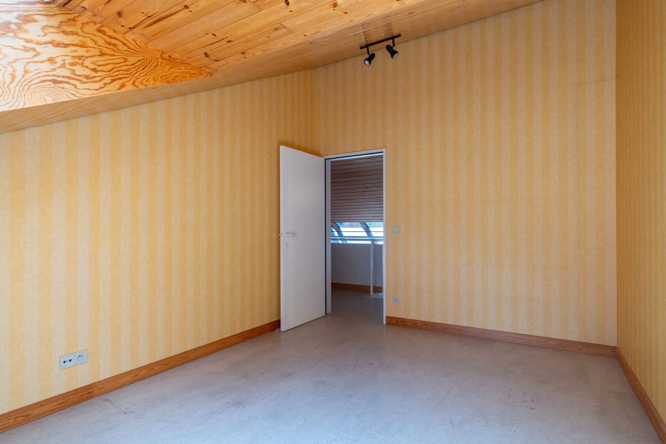 Ruime villa met 8 slpk's op groot perceel te Vosselaar foto 35