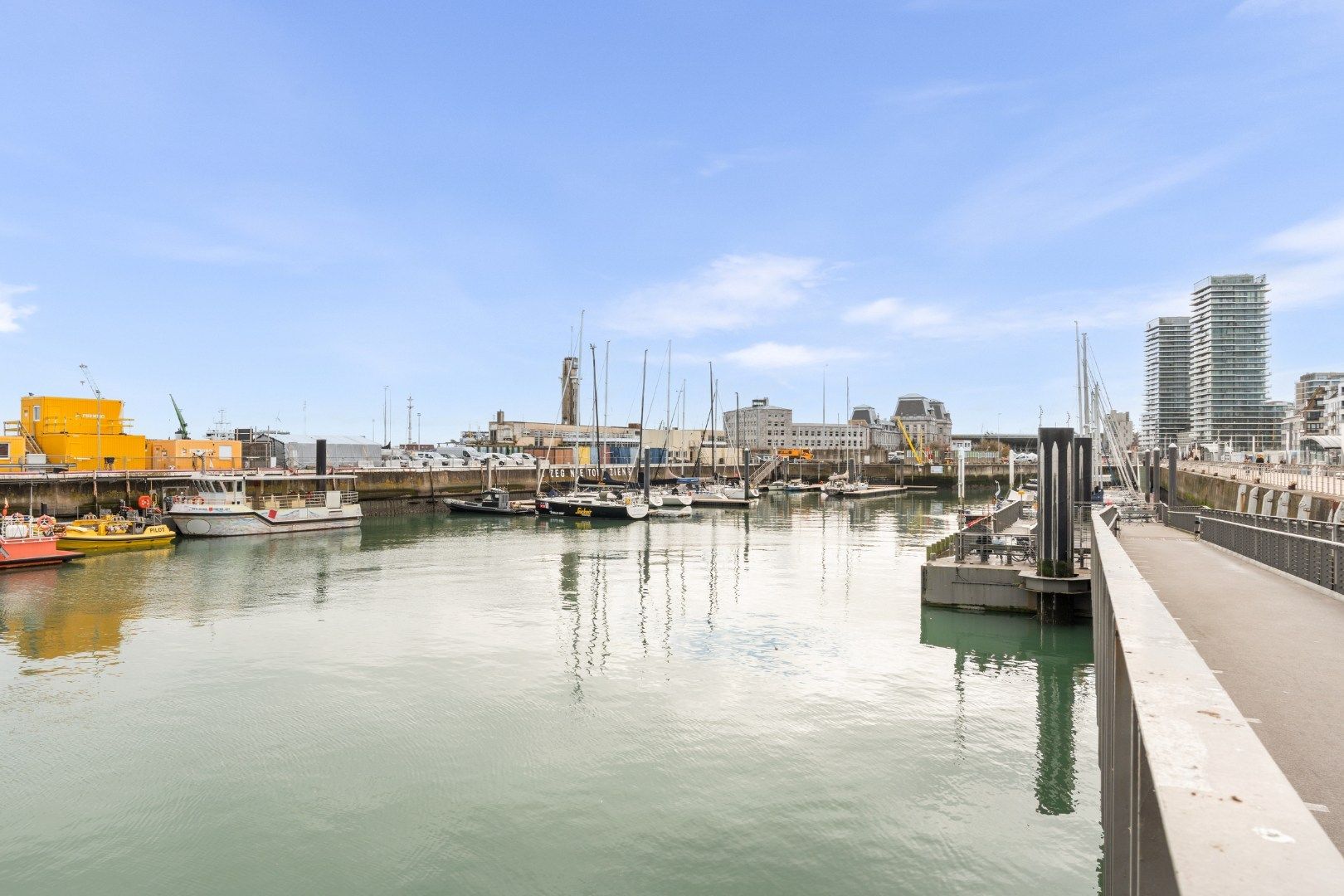 Handelspand te koop in Oostende – Topligging aan de Visserskaai foto 4