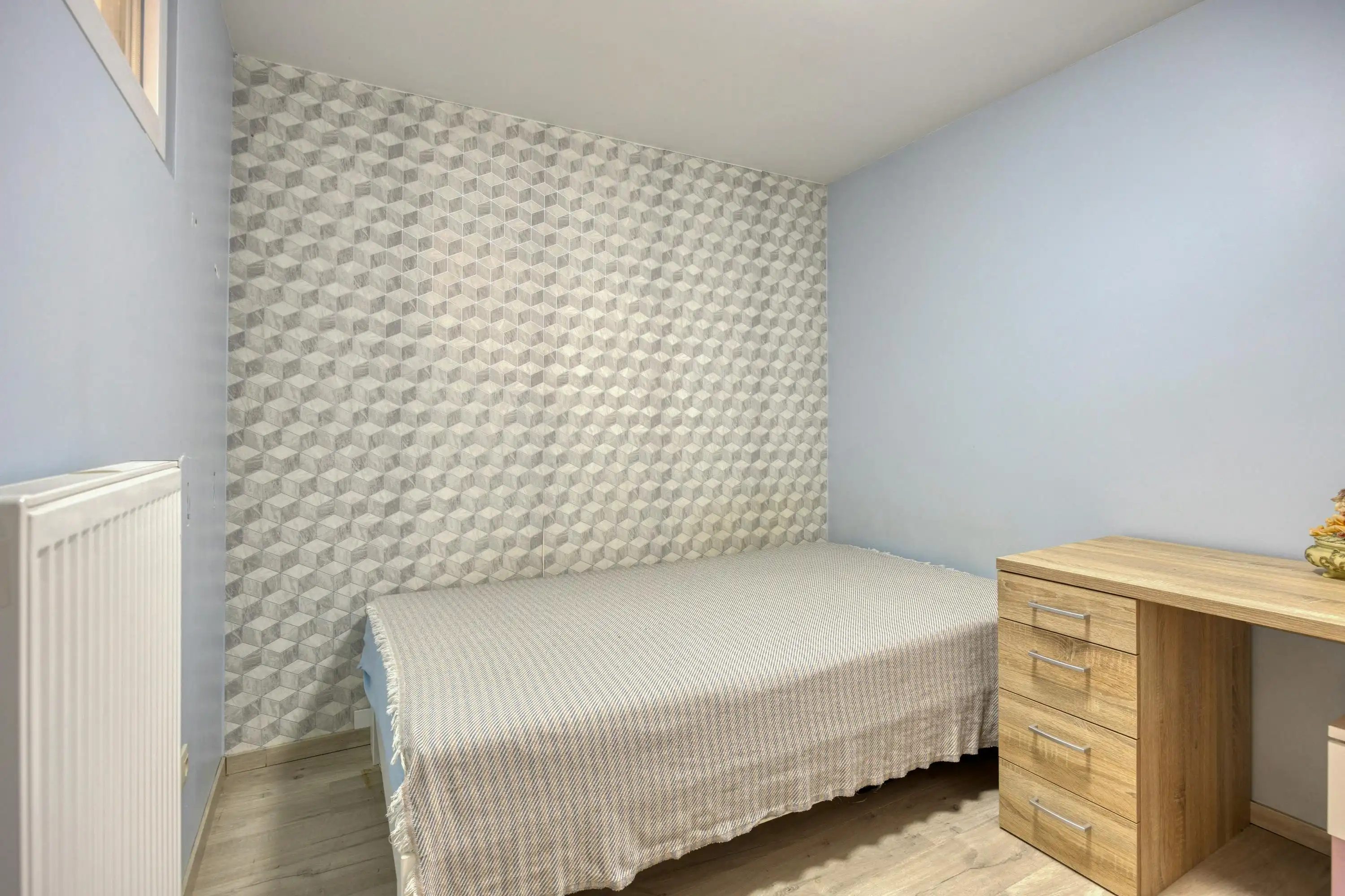 Instapklaar huis met 3 slaapkamers te koop in Merksem foto 18