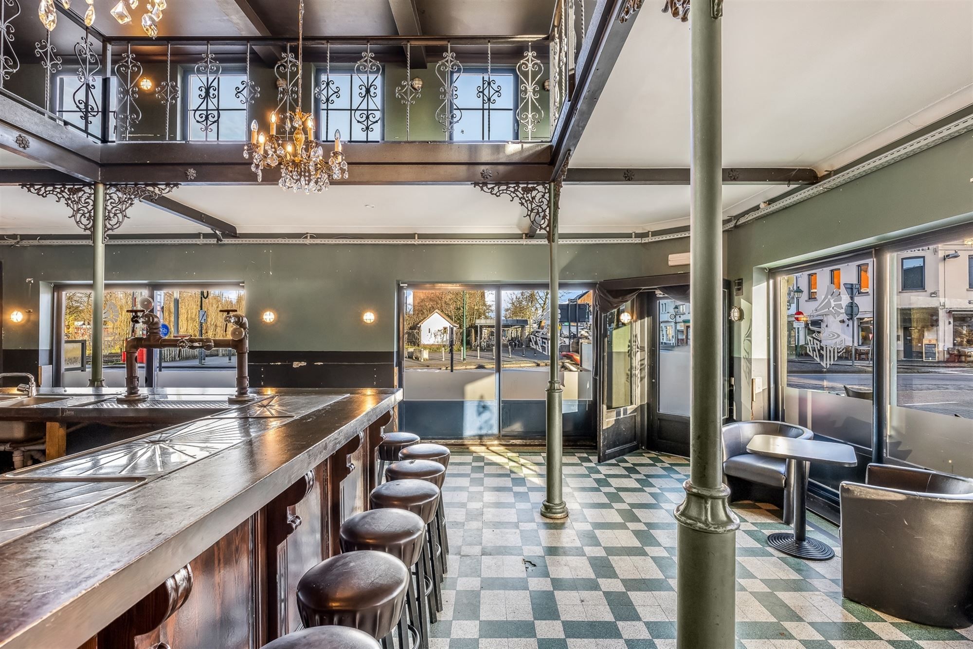 TE RENOVEREN HORECAZAAK MET POTENTIEEL, ZEER GOED GELEGEN IN HET CENTRUM VAN LEOPOLDSBURG foto 9