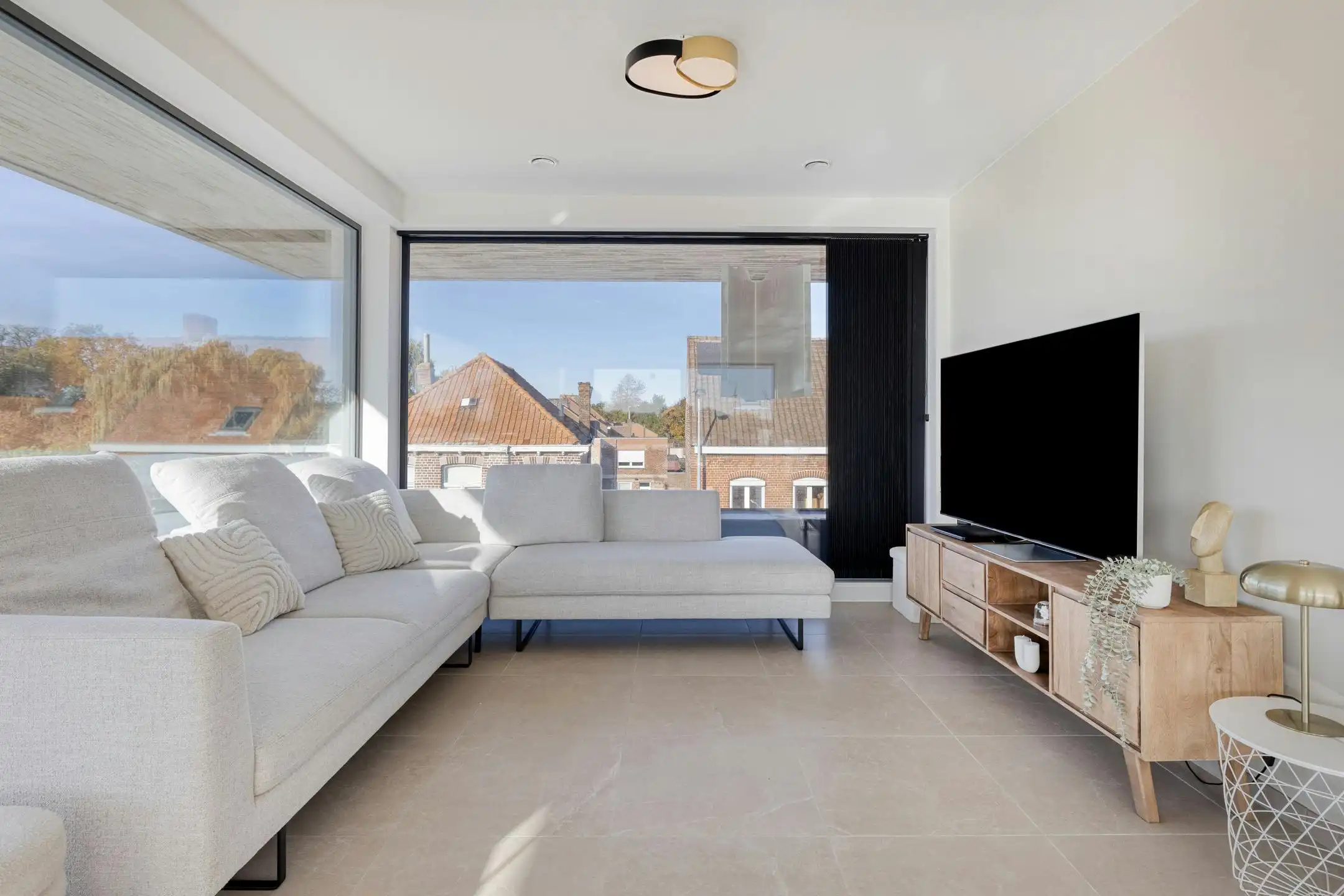 Appartement met lift, groot terras en prachtig verzicht foto {{pictureIndex}}