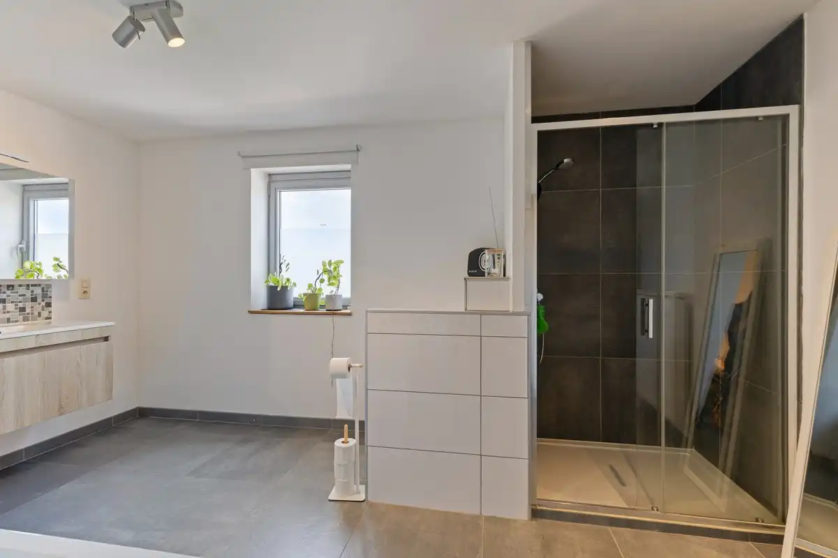 Charmante driegevelwoning foto 11