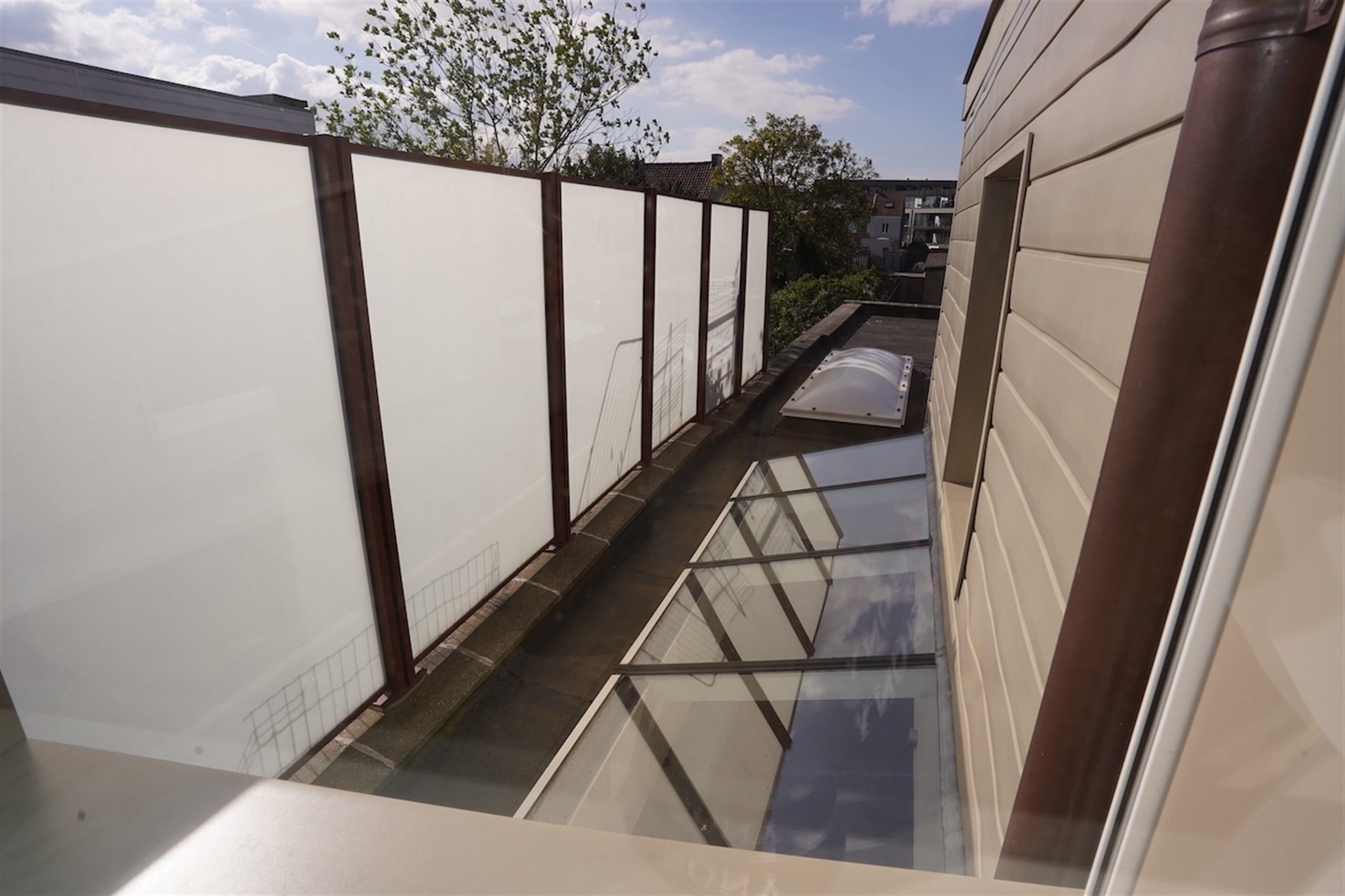 Instapklare woning met mooie tuin en privé garage achteraan foto 24