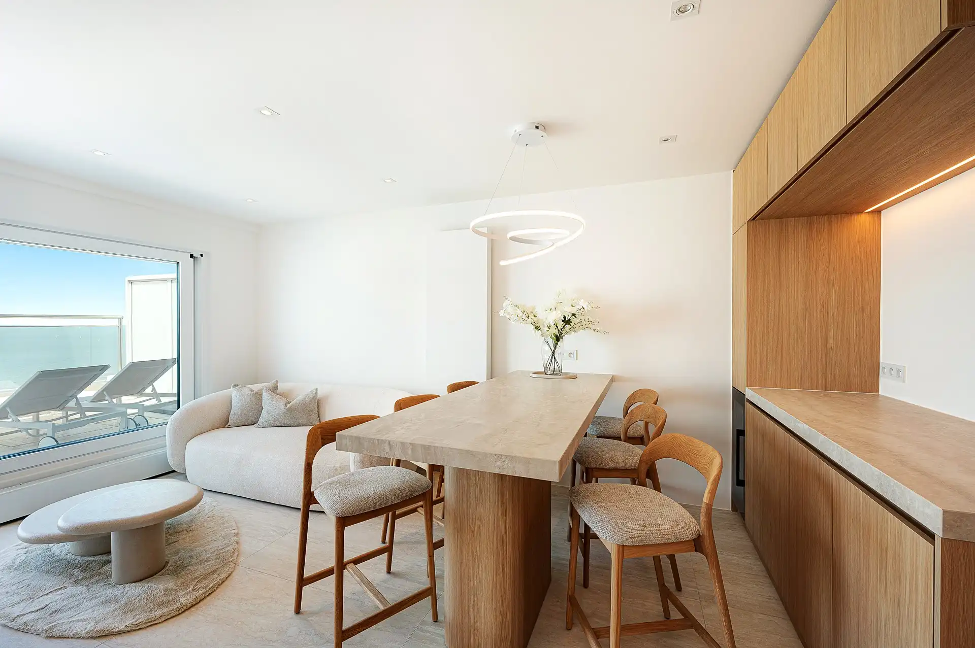 Prachtig gerenoveerd penthouse met panoramische zichten en zonnige ruime terrassen gelegen op de Zeedijk te Duinbergen foto 7