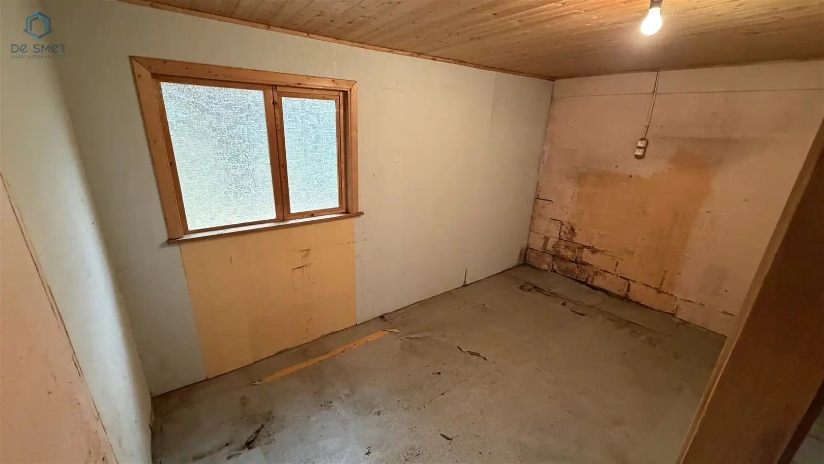 Te renoveren woning met 5 slaapkamers, garage en ruime tuin in het landelijke Viane foto 8