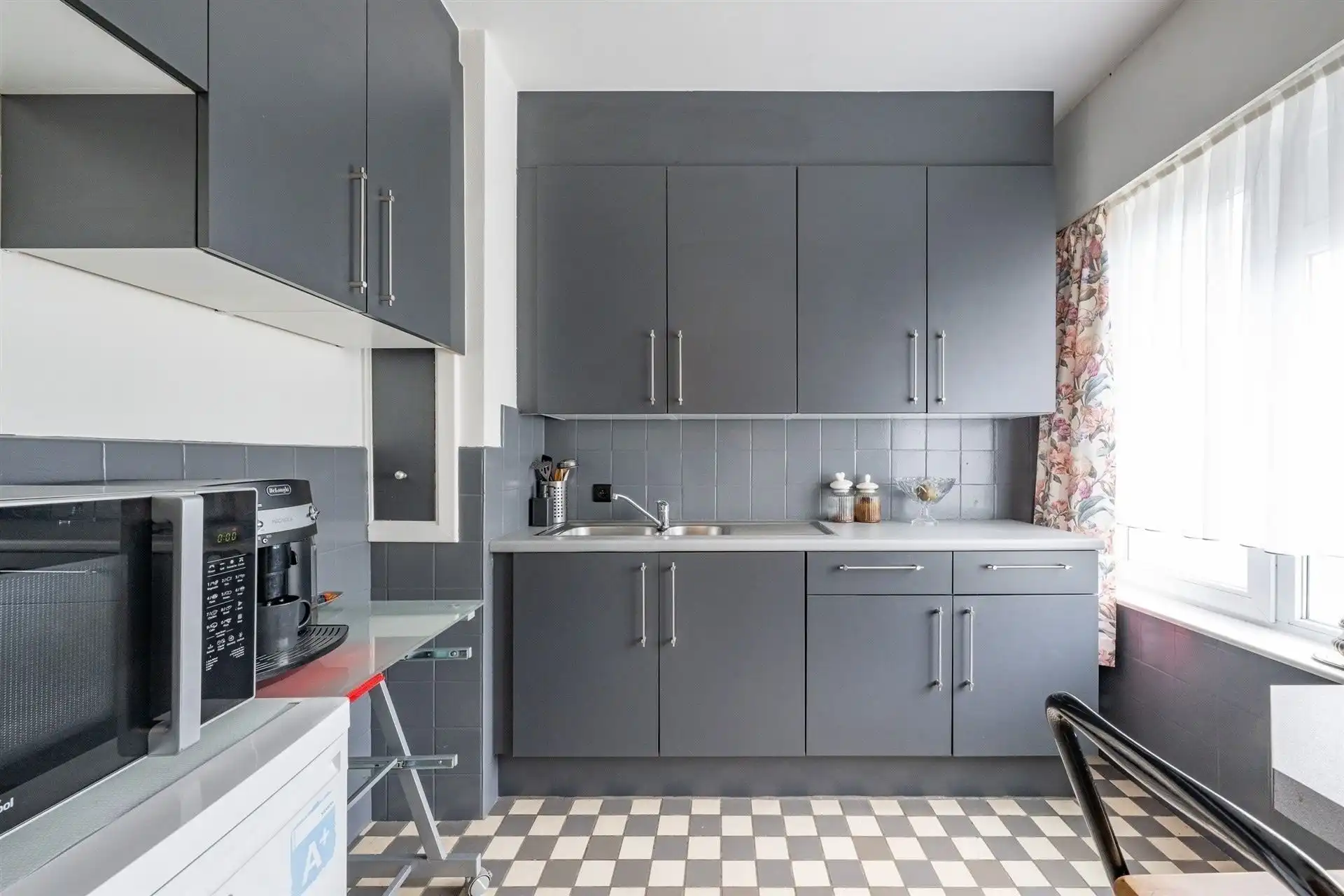 Verzorgd gelijkvloers studioappartement met slaaphoek.  foto 5