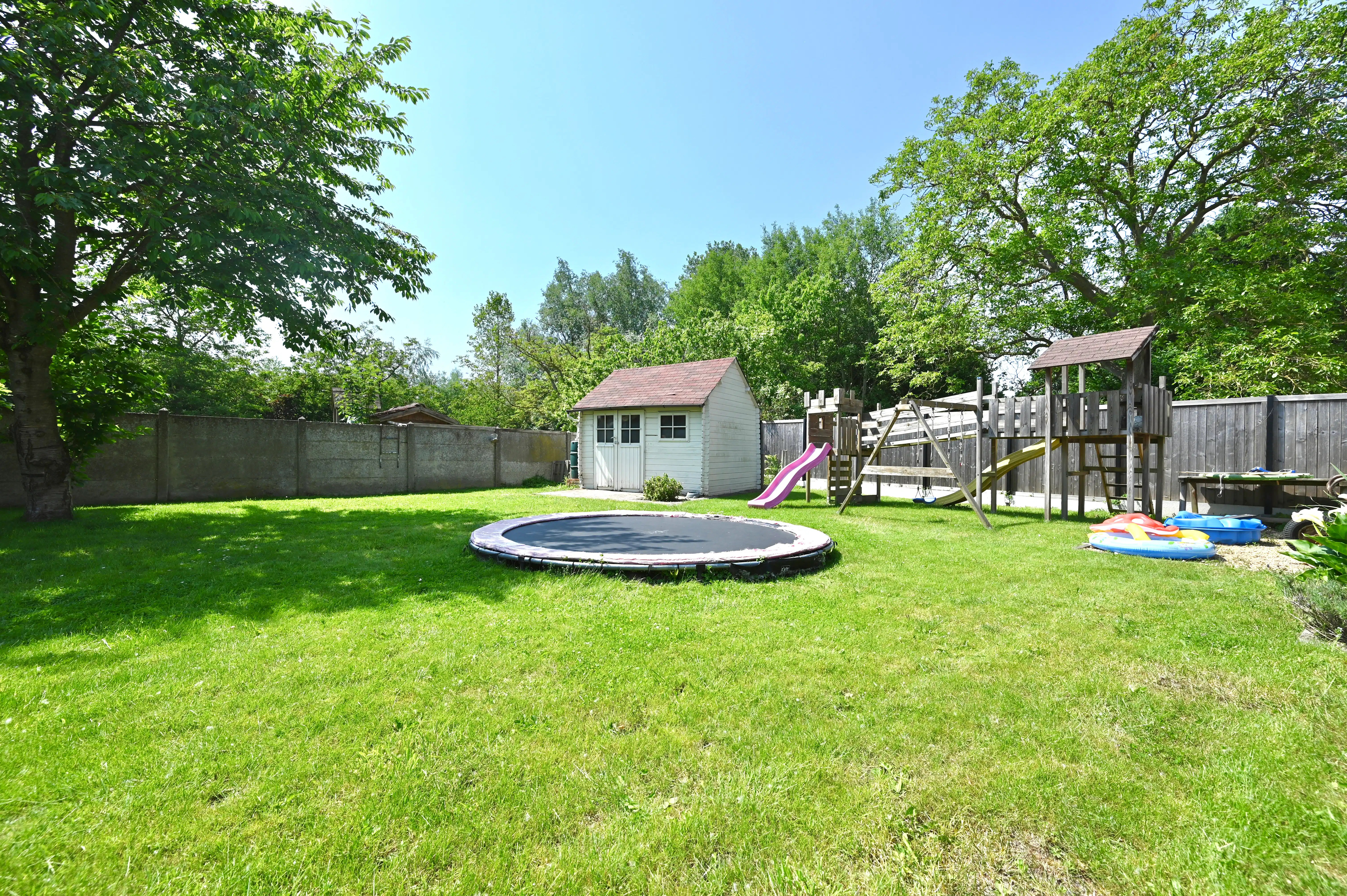 Rustig wonen, veel ruimte en volledig instapklaar! foto 6