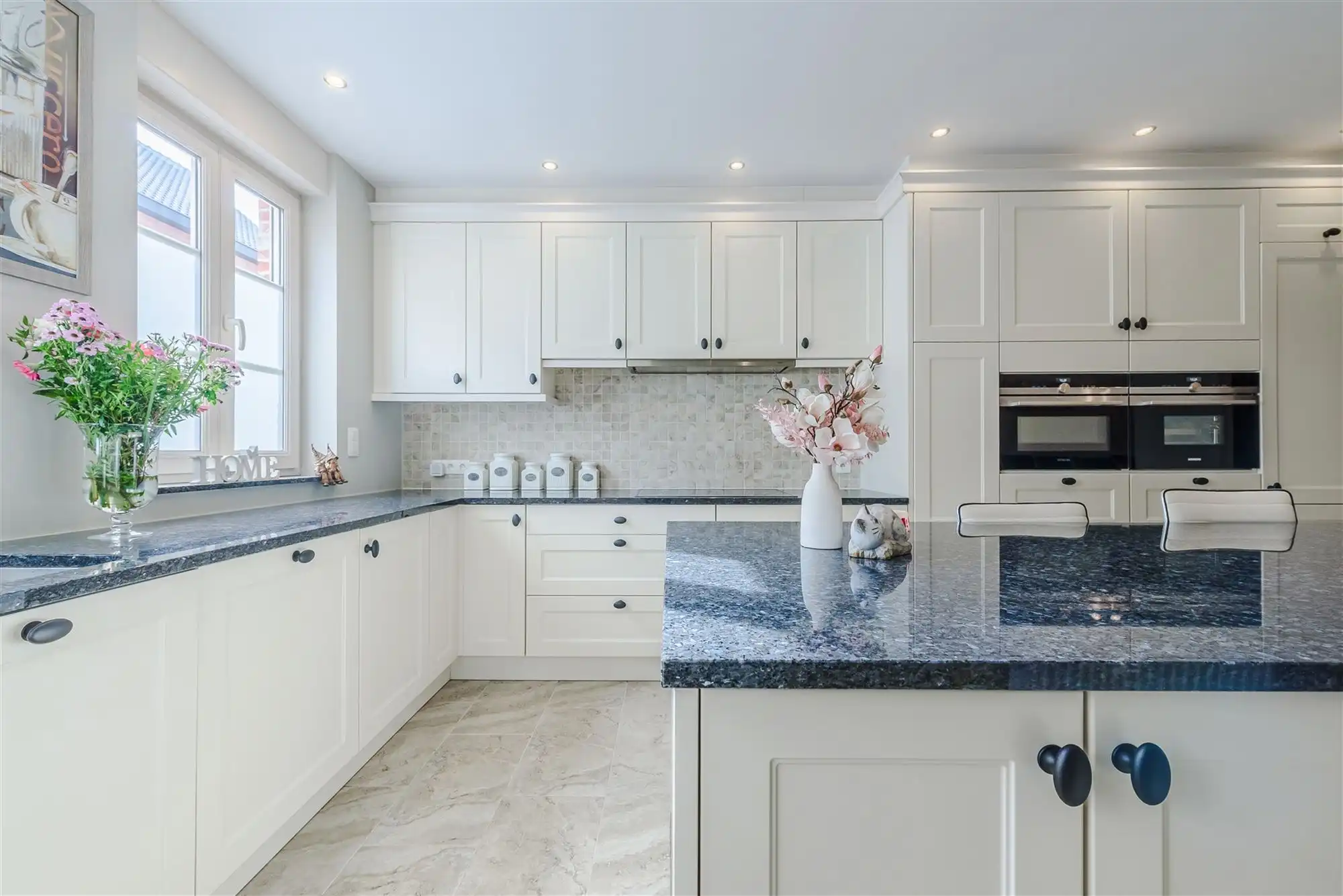 Kwaliteitsvol instapklaar huis met 3 slpks, 2 badks en tuin foto 5