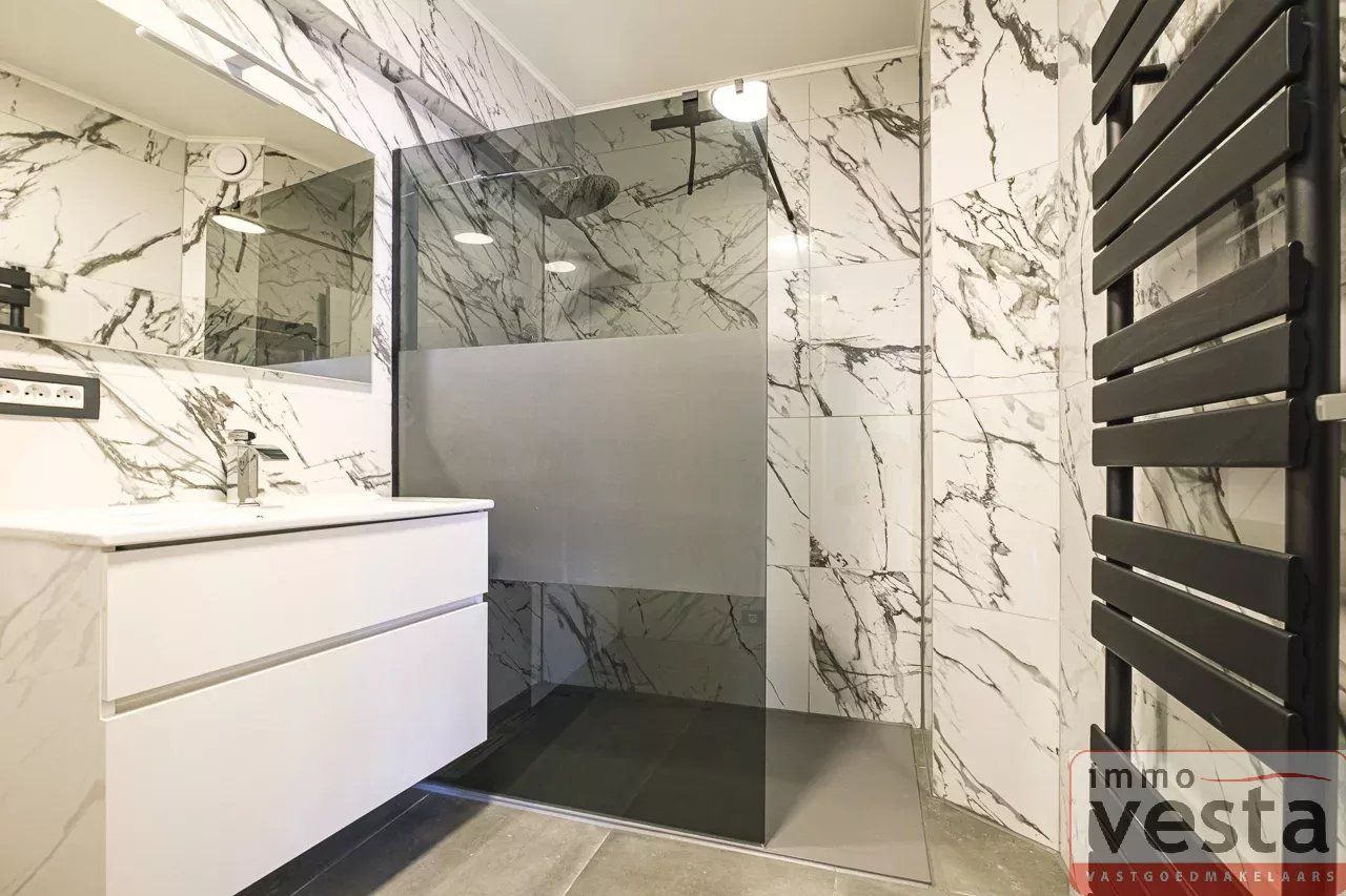 Te huur: Goed onderhouden appartement in het centrum van Sint-Truiden foto 11