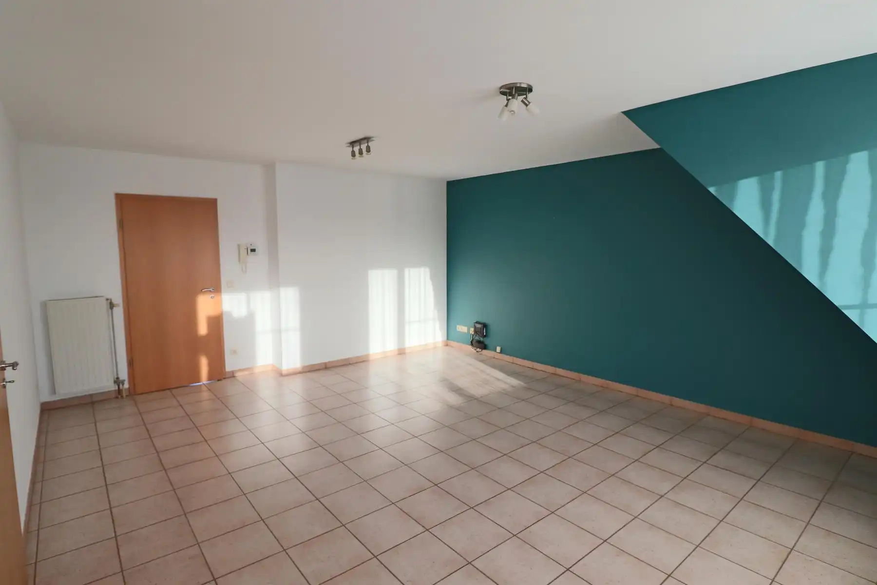 Een appartement op de 2de verdieping rechts met 1 slaapkamer, terras en garage. foto 3