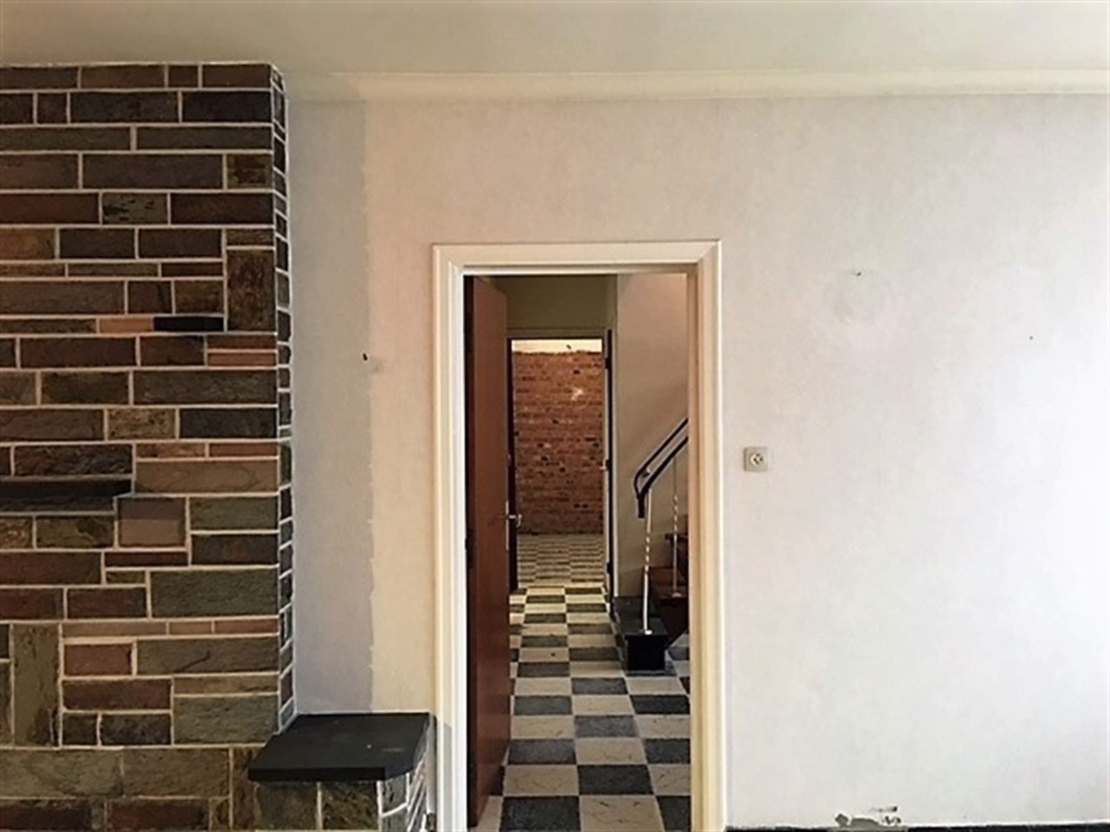 Ruime woning te koop in centrum van Stavele! foto 8