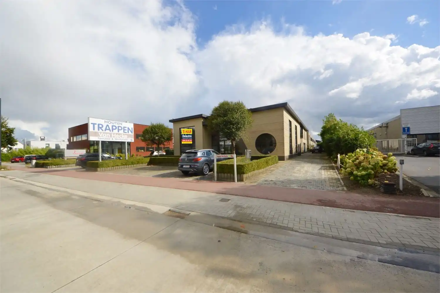 UNIEK BEDRIJFSGEBOUW MET OPTIONELE SHOWROOM INDUSTRIEZONE NOORD II foto 7