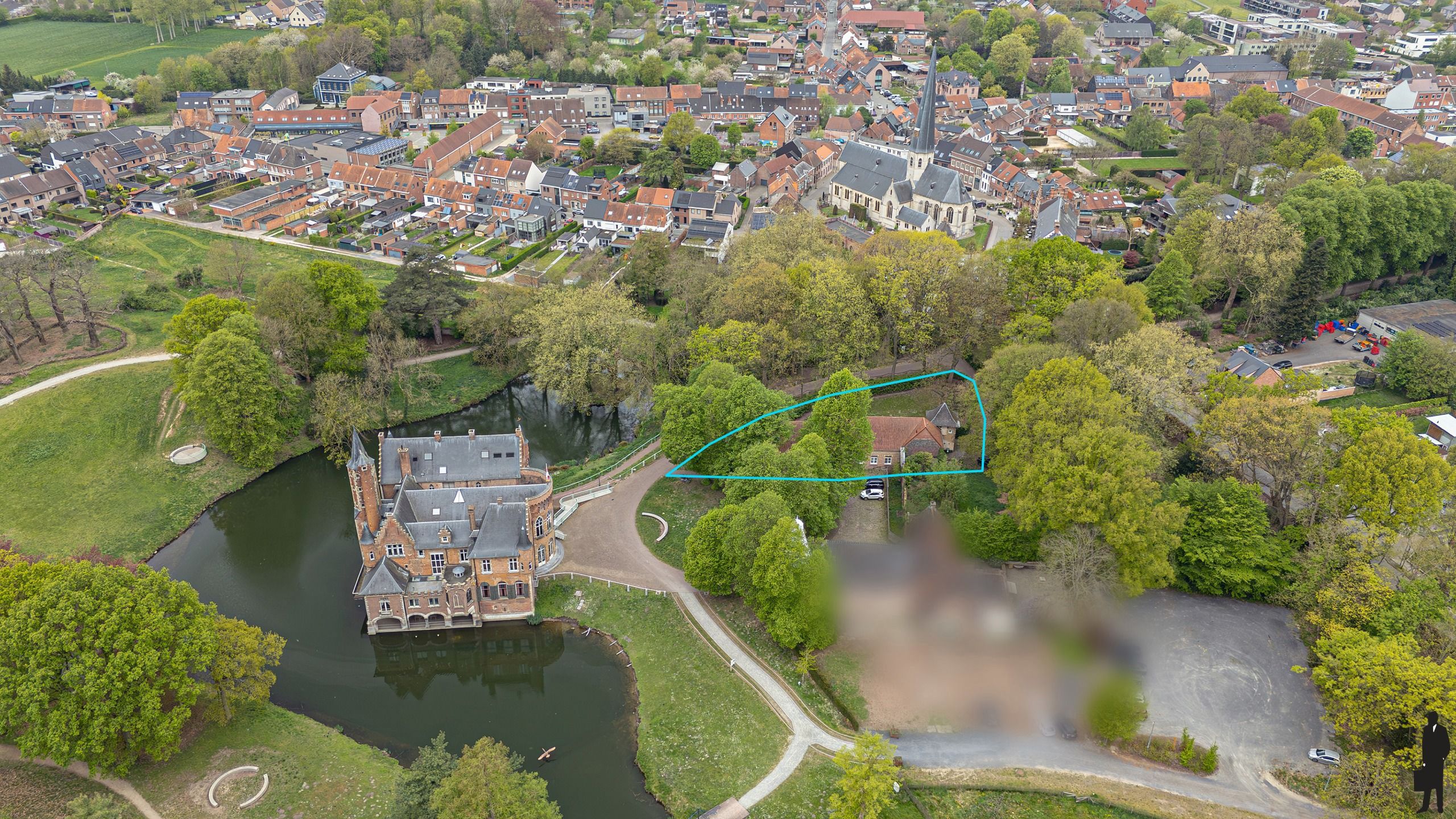 Uitzonderlijk kasteelhoeve in het park van Kasteel Wissekerke. foto 64