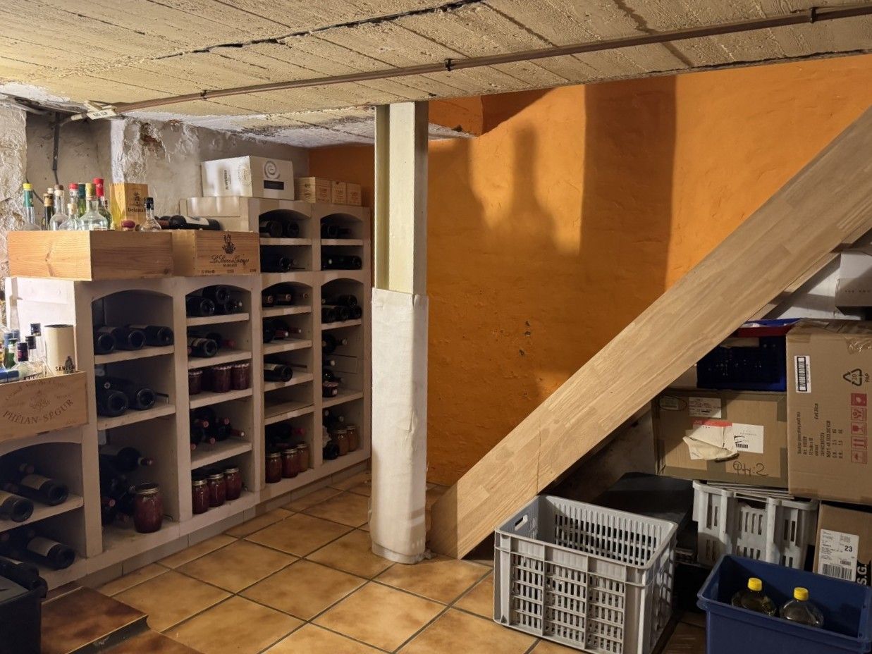 Verrassend ruime woning met achteringang met privéparkeerplaatsen foto 27
