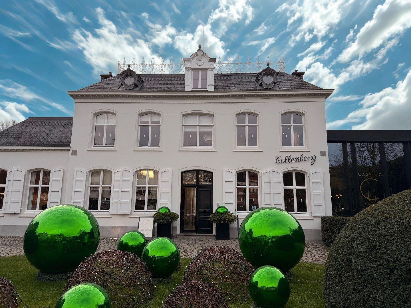 Praktische kantoorruimte te huur in een charmant gebouw op een toplocatie in Schilde! foto {{pictureIndex}}