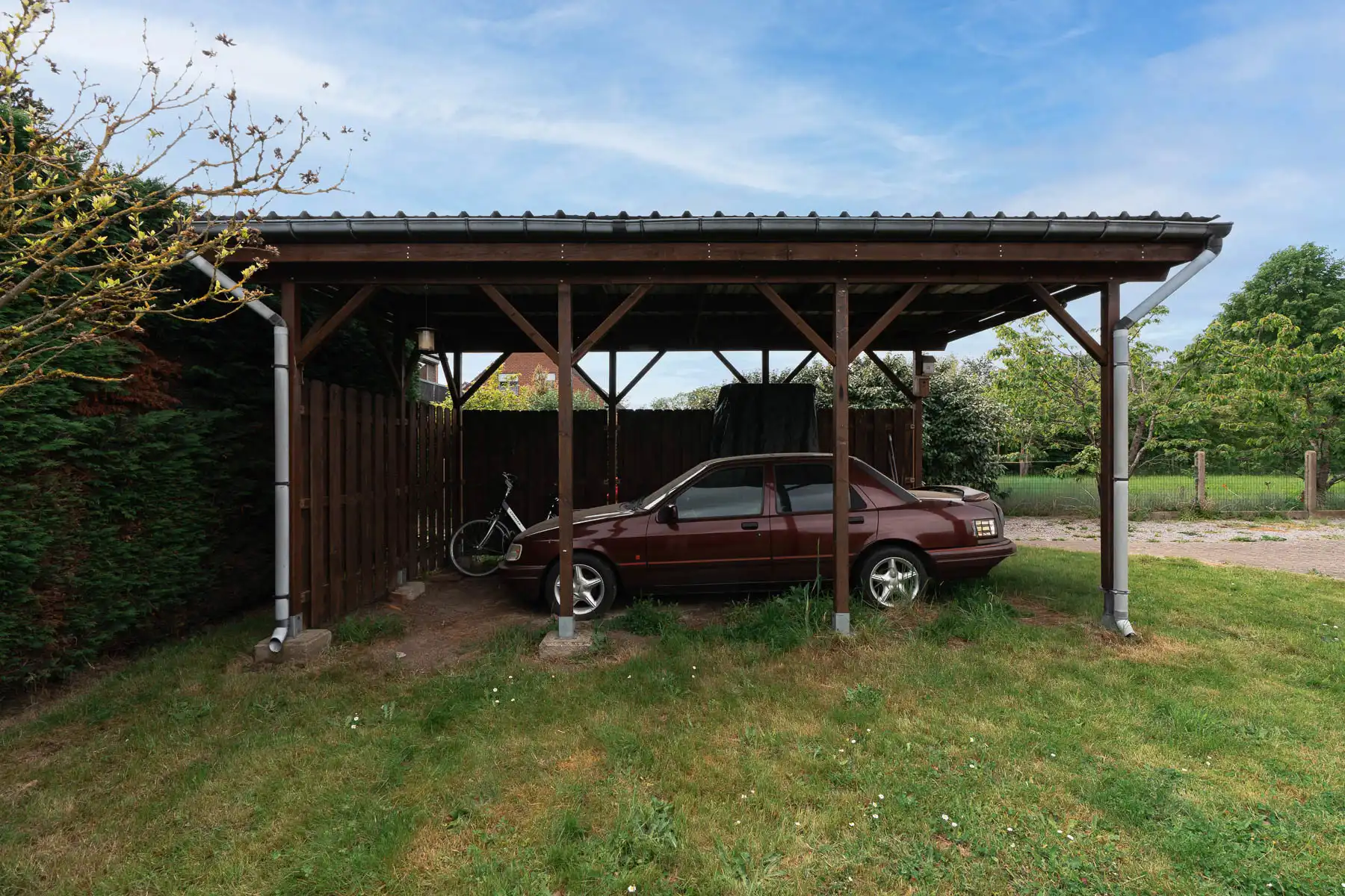 Gezellige, te renoveren woning met leuke tuin op toplocatie  foto 29