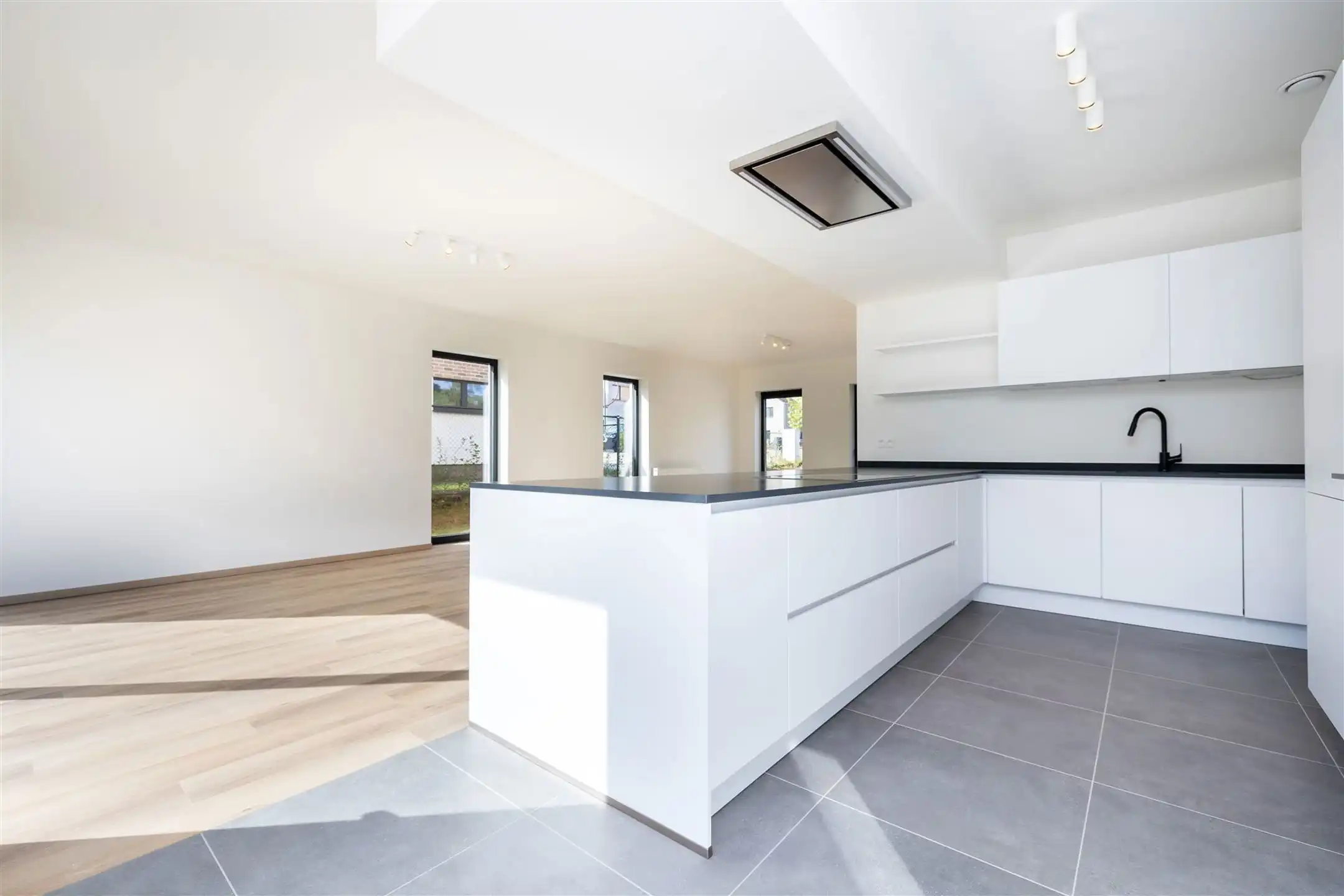 Nieuwe villa - 4 slaapkamers in een nieuwe woonwijk foto 5