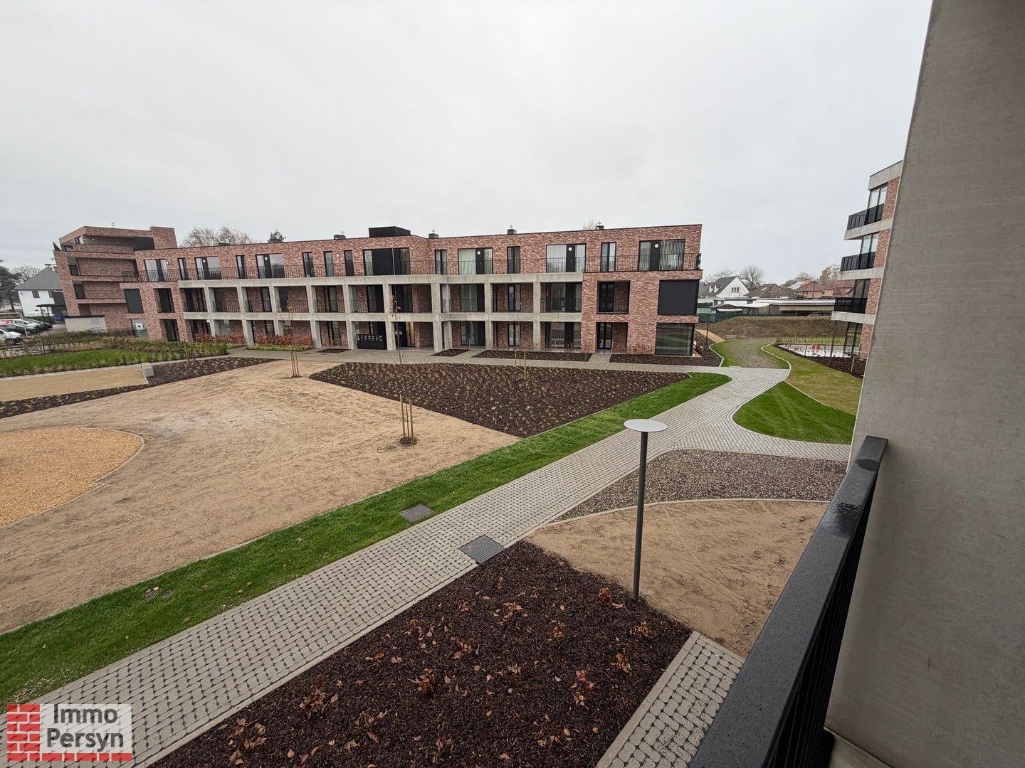 Nieuwbouw appartement te huur met vlotte verbinding foto 8