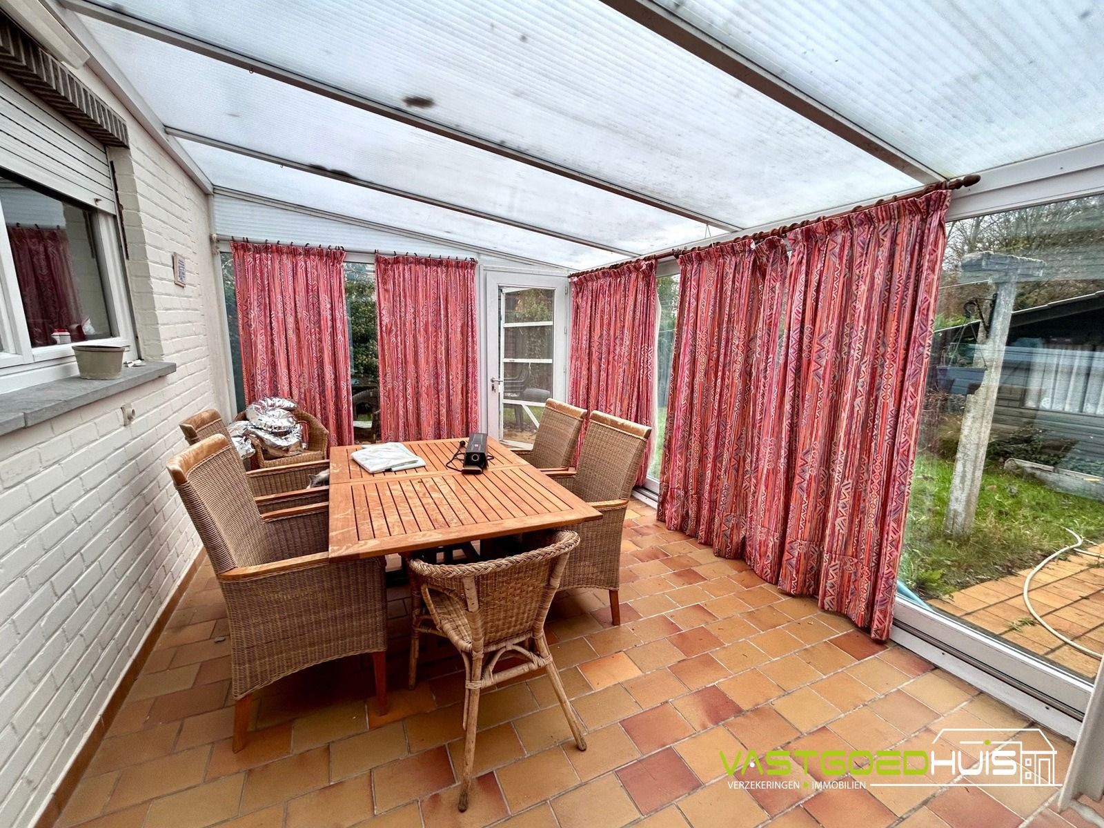 Karaktervolle, halfopen bebouwing met garage en tuin foto 12