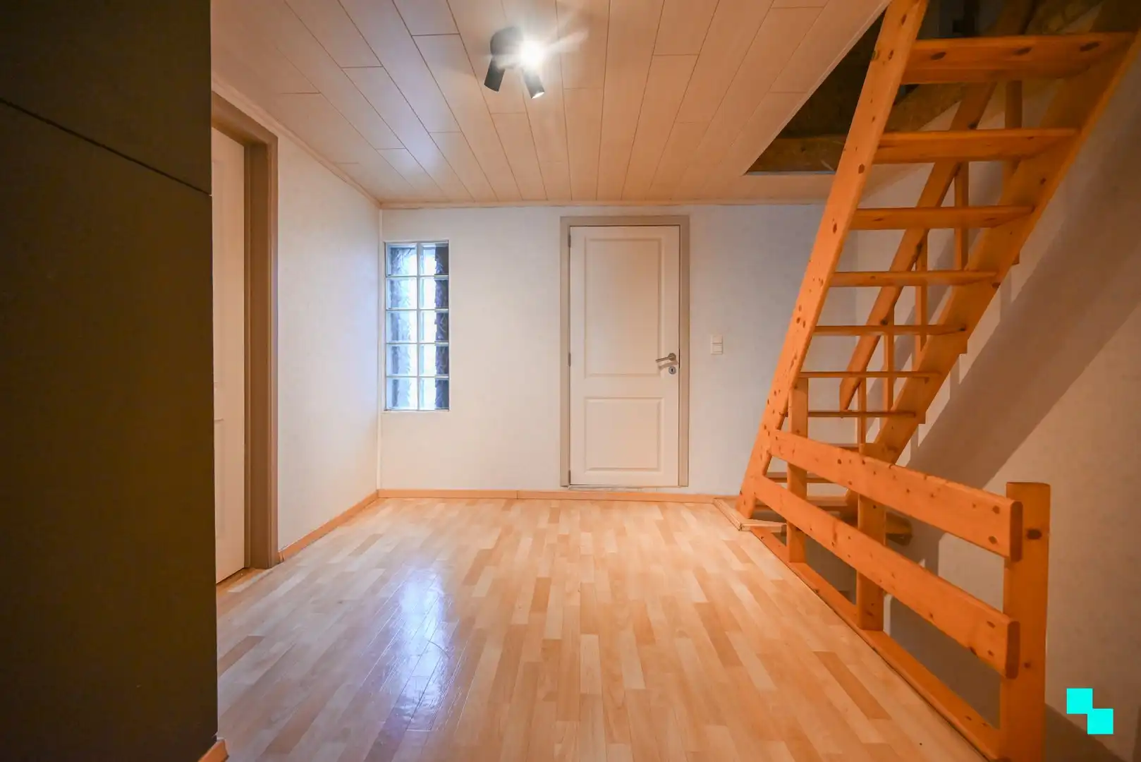 Instapklare gezinswoning in hartje Pittem foto 17