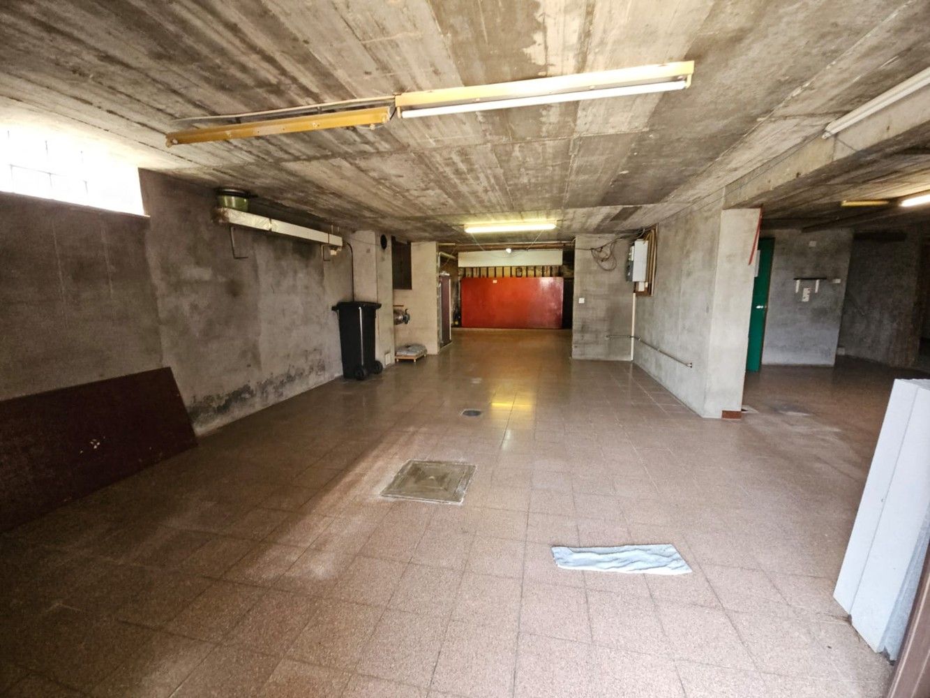 Volledig onderkelderde villa met zongerichte tuin foto 21