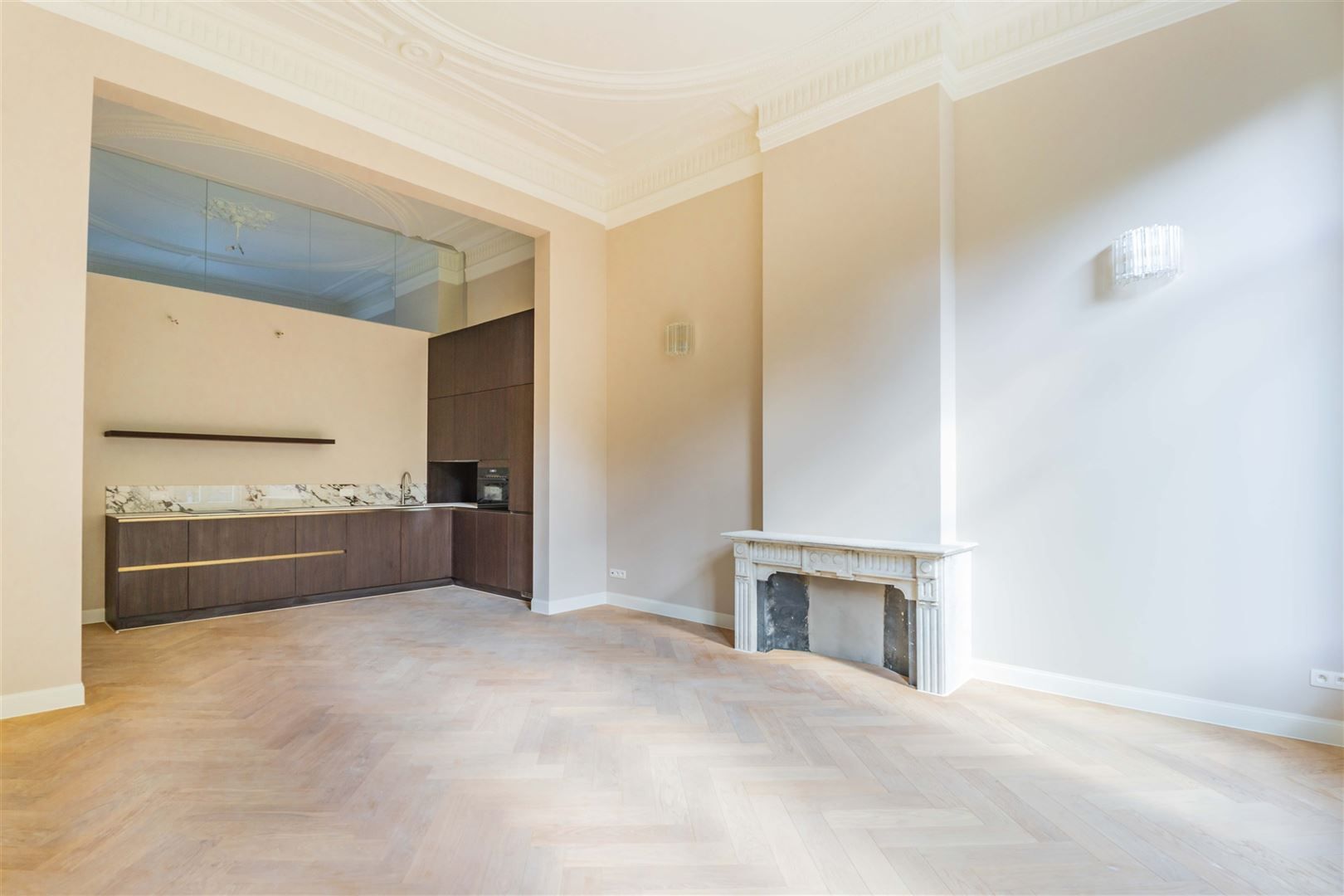 High-end living in piekfijnappartement foto 3