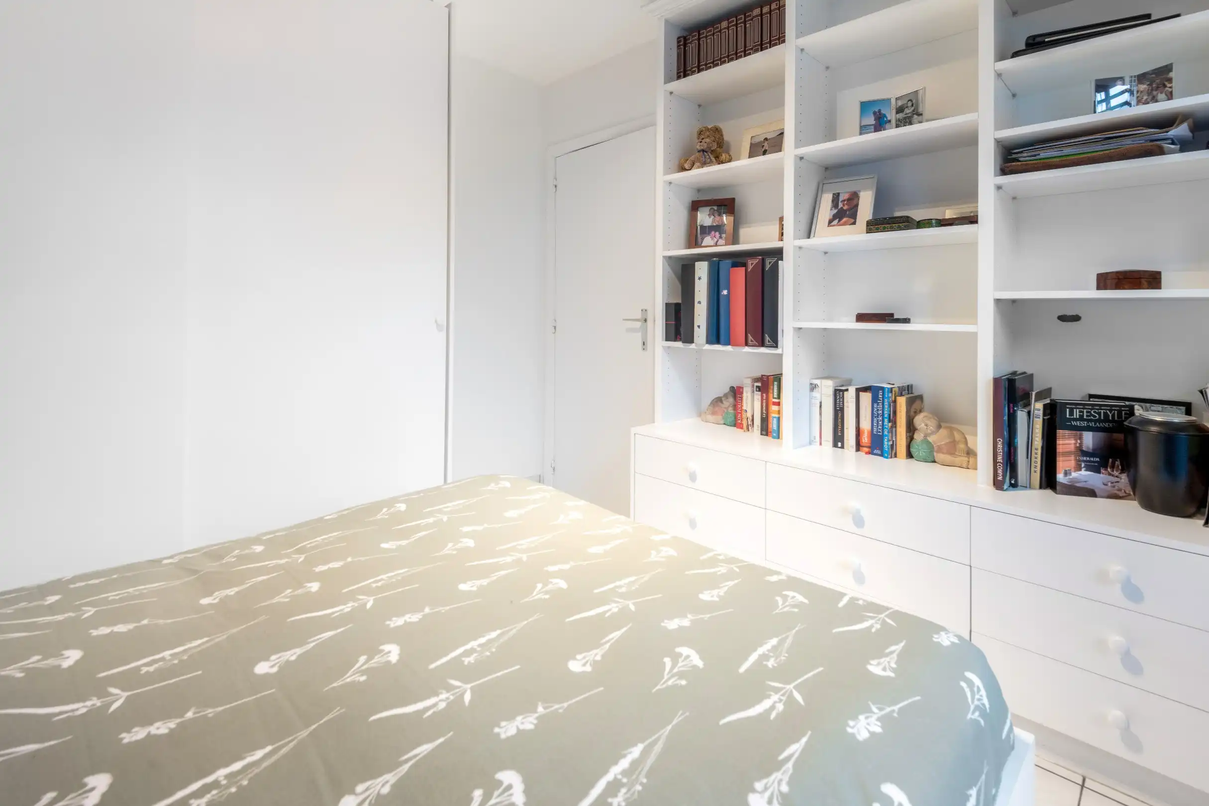 Zonovergoten penthouse met twee mooie terrassen tegen de Zoutelaan op wandelsafstand van de zeedijk. foto 12