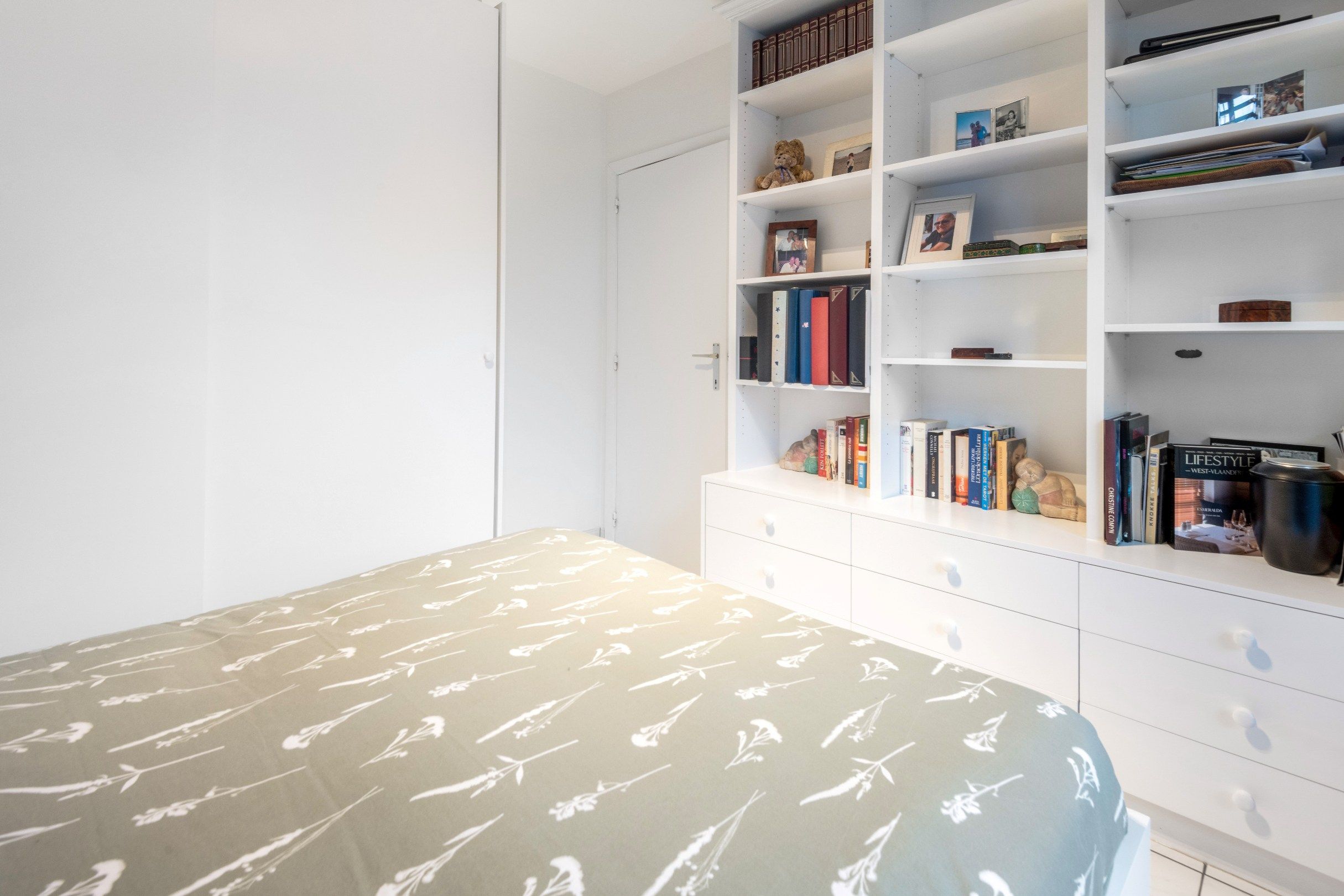 Zonovergoten penthouse met twee mooie terrassen tegen de Zoutelaan op wandelsafstand van de zeedijk. foto 12