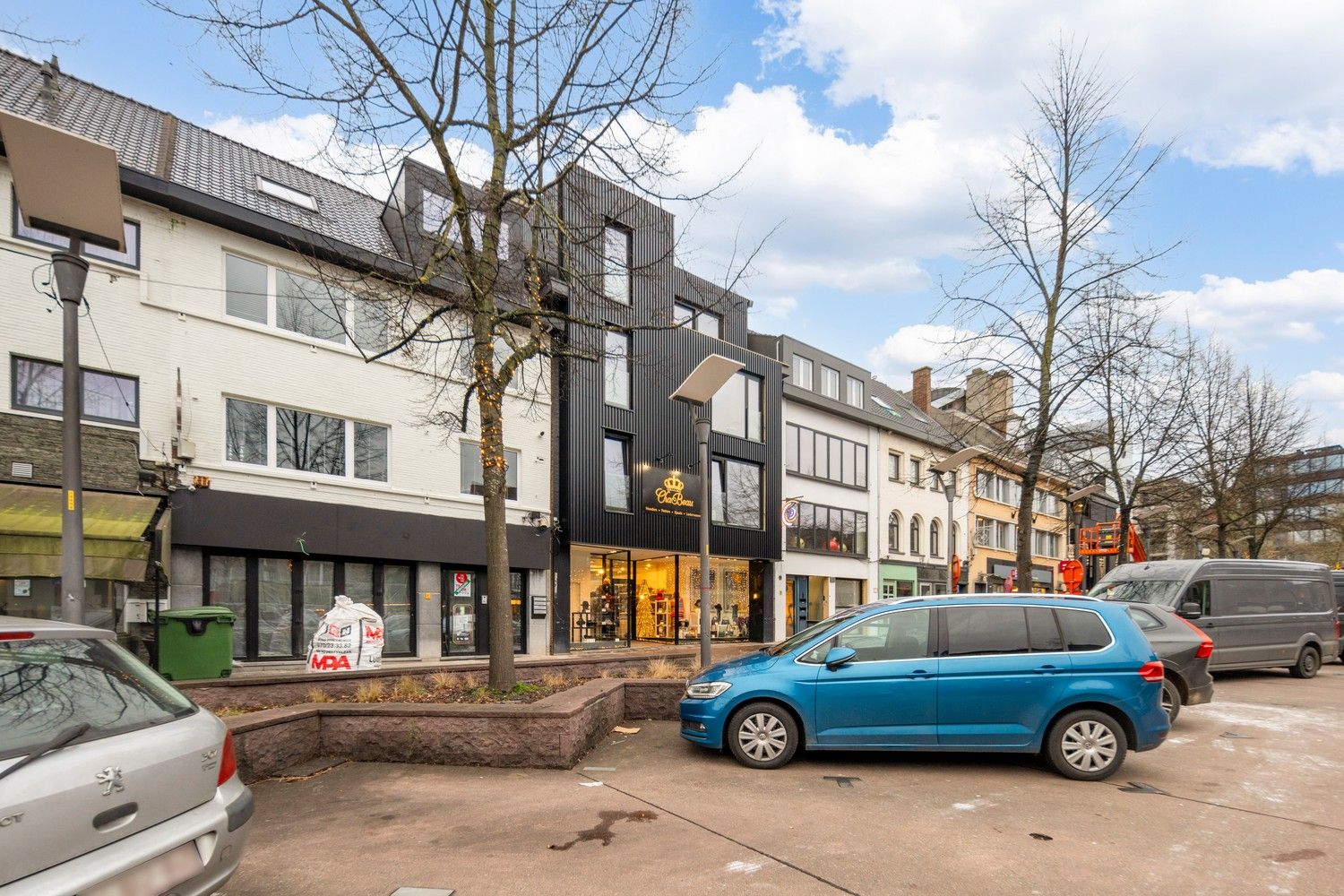 Genk-centrum, Fruitmarkt 3 - Ruim en stijlvol handelspand (230m2) met tuin en terras op commerciële toplocatie. foto 3