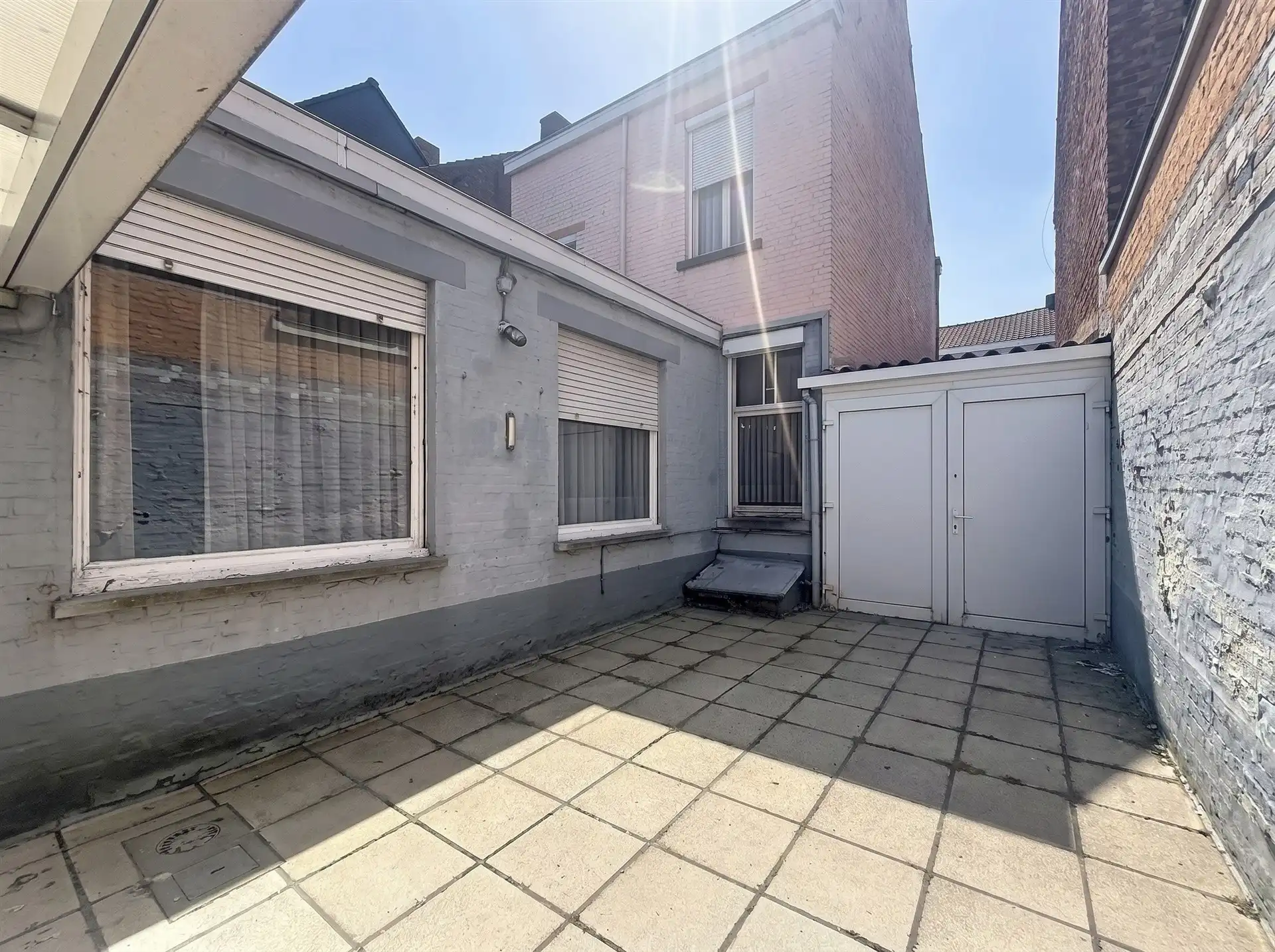 Ruime woning met veel potentieel, garage en tuin in het centrum van Beveren! foto 16