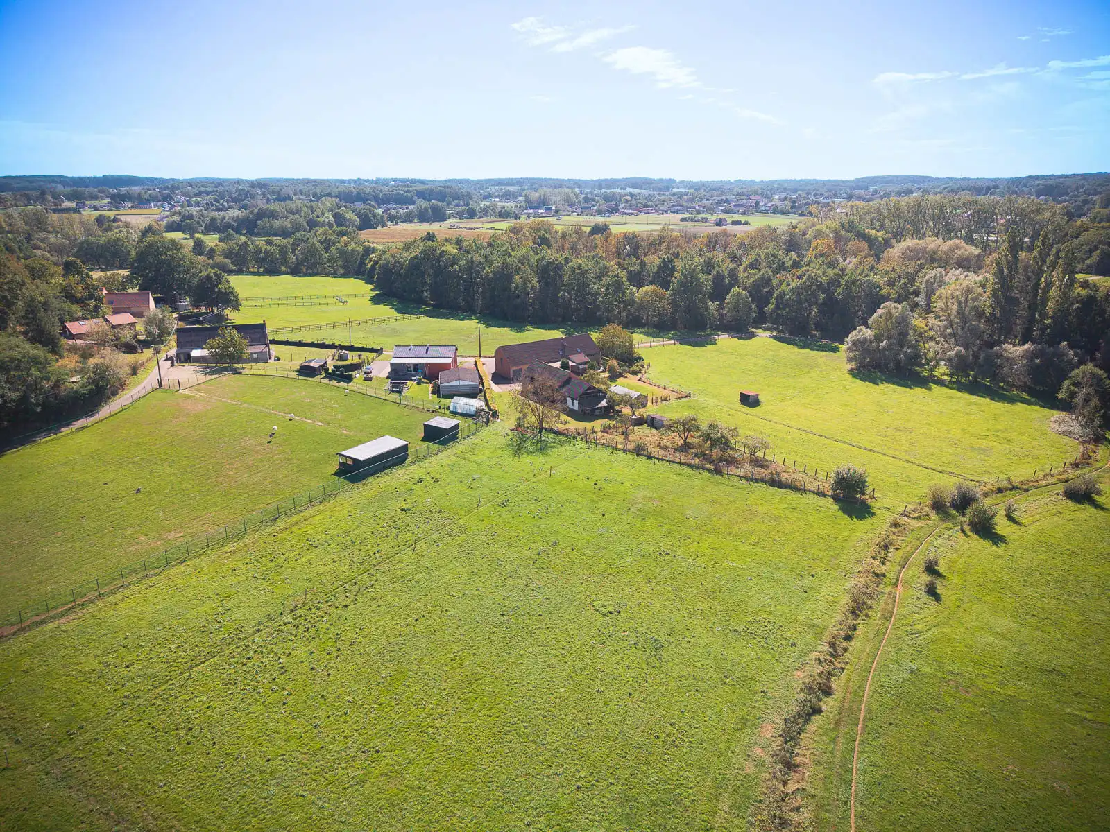 Idyllische hoeve op 1hA grond vol potentieel foto 60