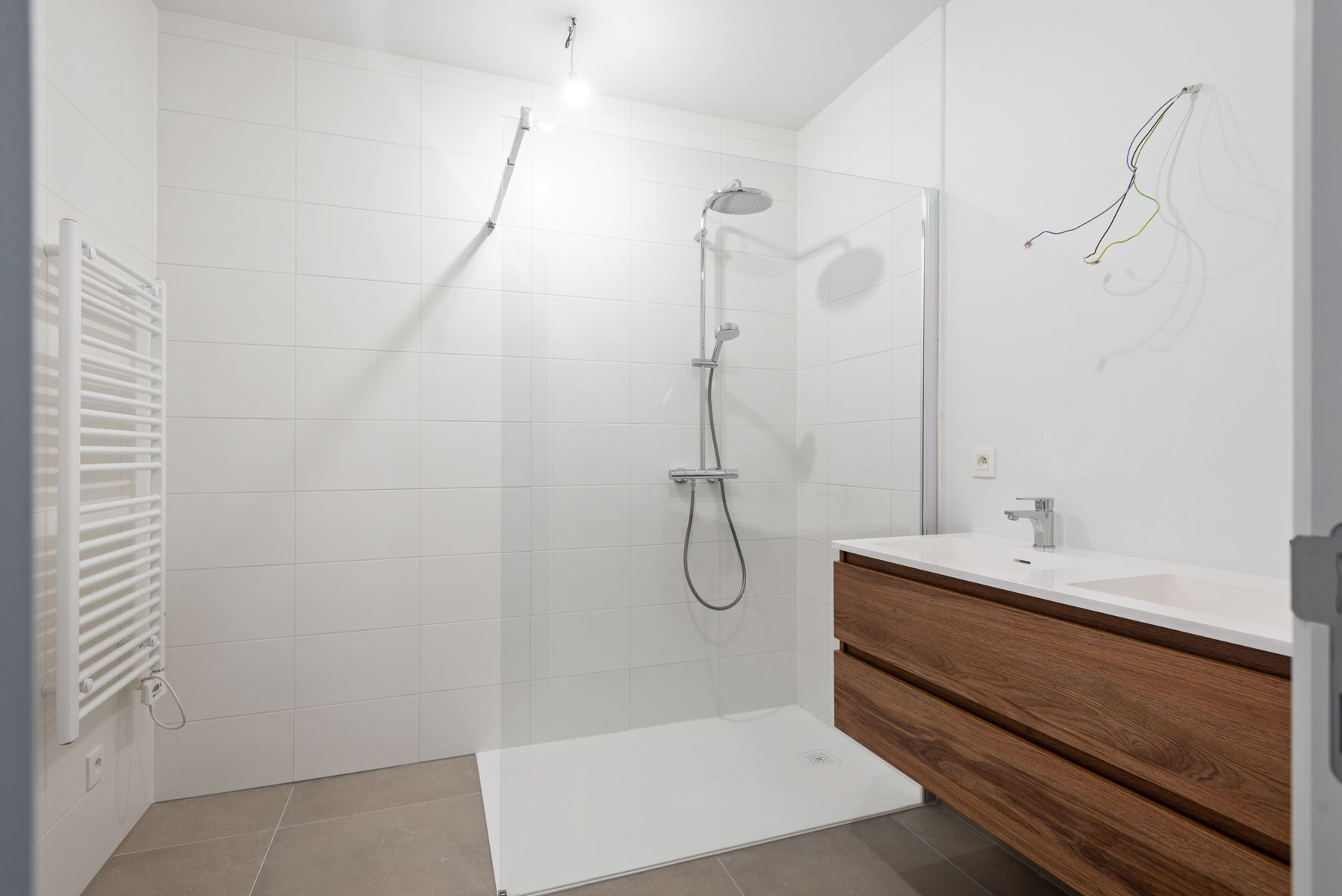 Nieuwbouwappartement met 1 slpk. + dressing/bureau en lift. foto 6