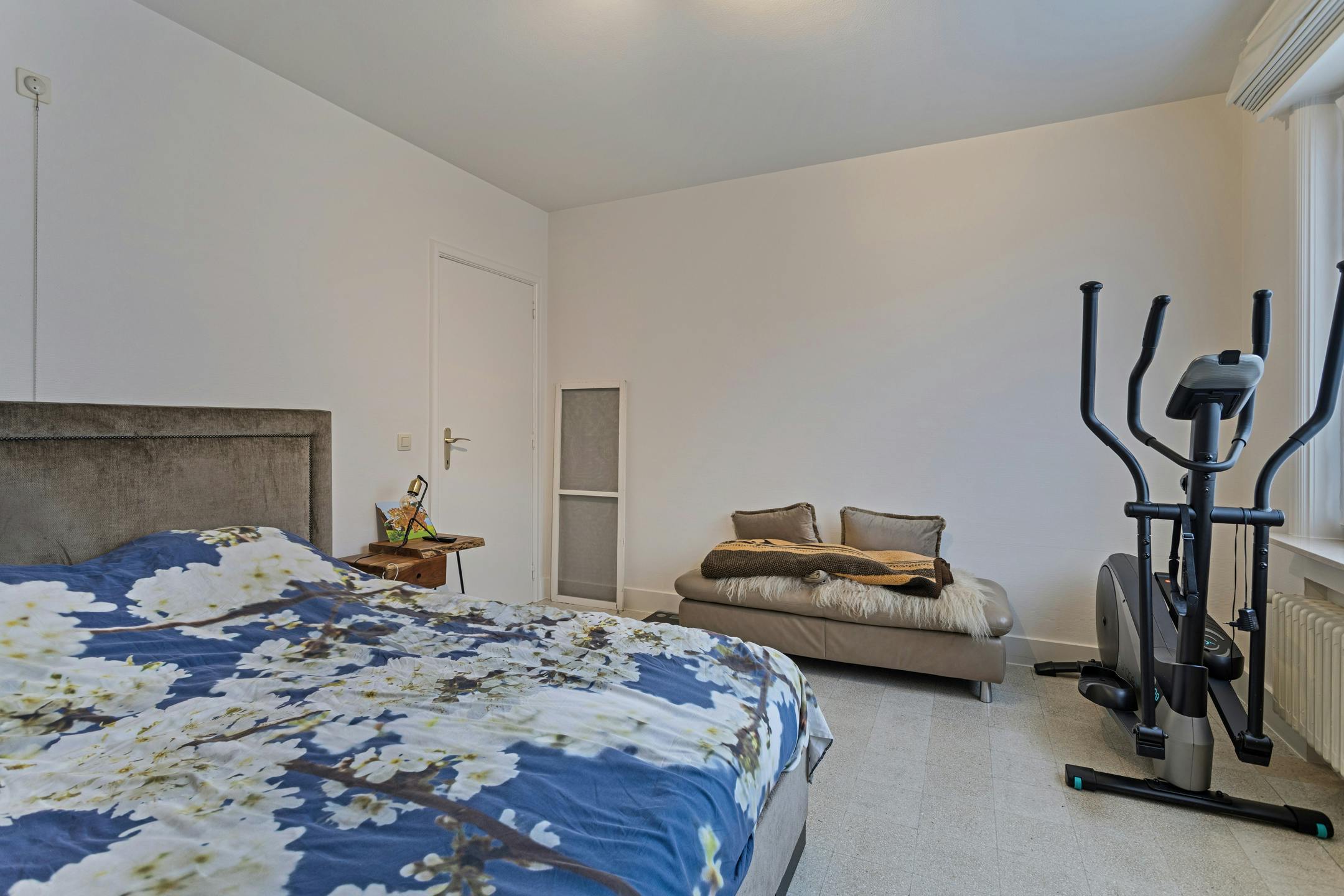 Te renoveren alleenstaand huis te koop op 1062 m² in Rumbeke foto 14
