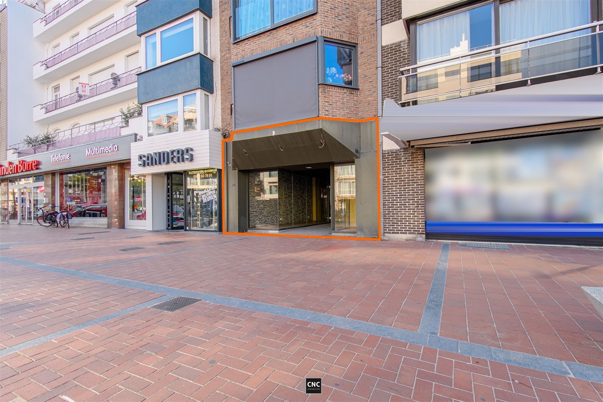 Centraal gelegen handelspand met woonst Lippenslaan 199 foto 2