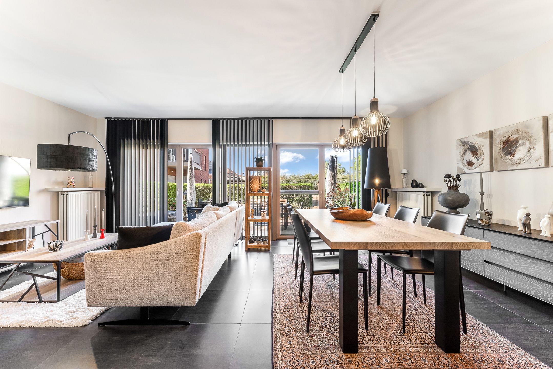 Instapklaar appartement  + riant terras te Tongeren foto {{pictureIndex}}