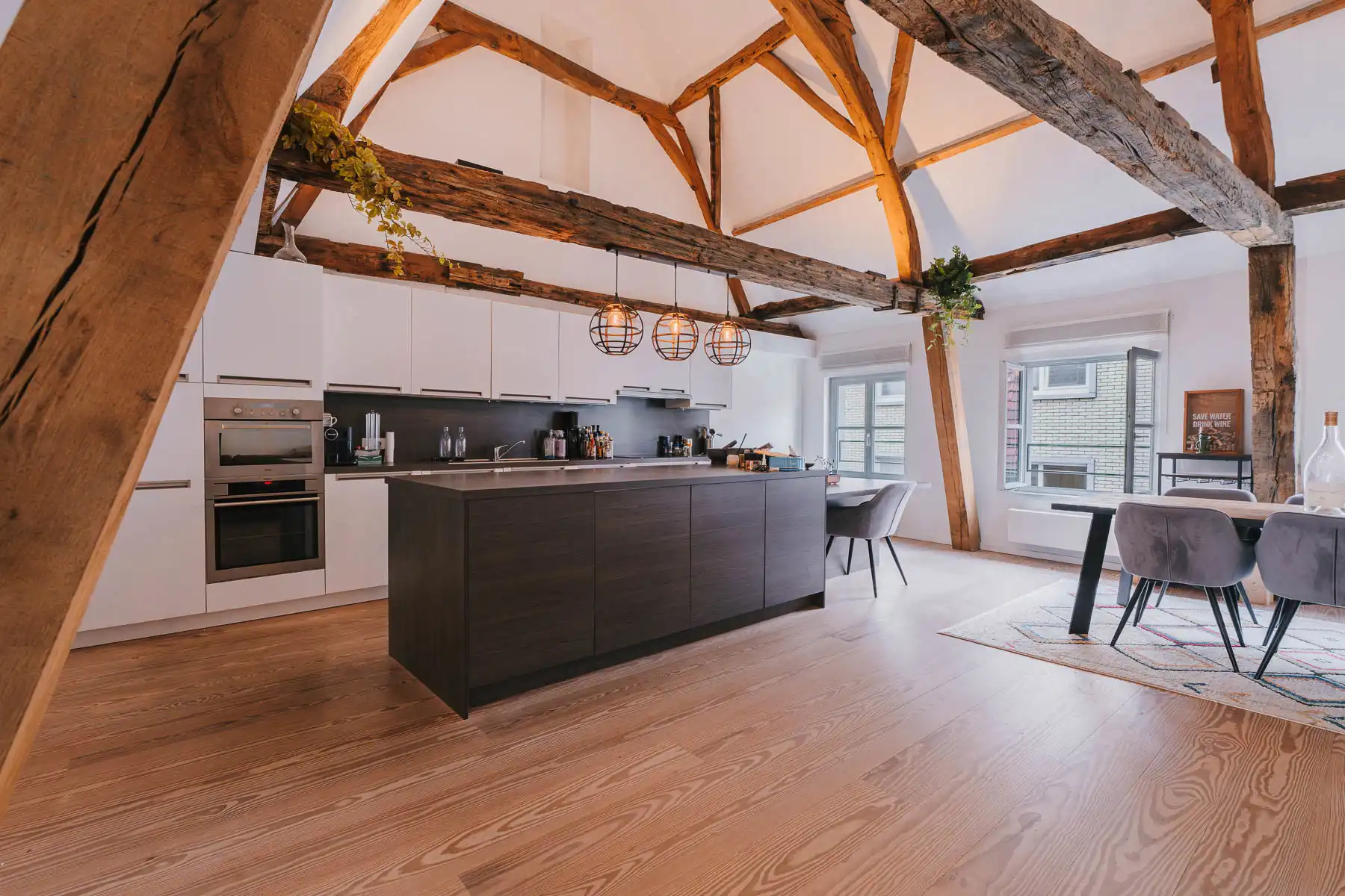 Uniek en ruim duplex-appartement in hartje Mechelen foto 4