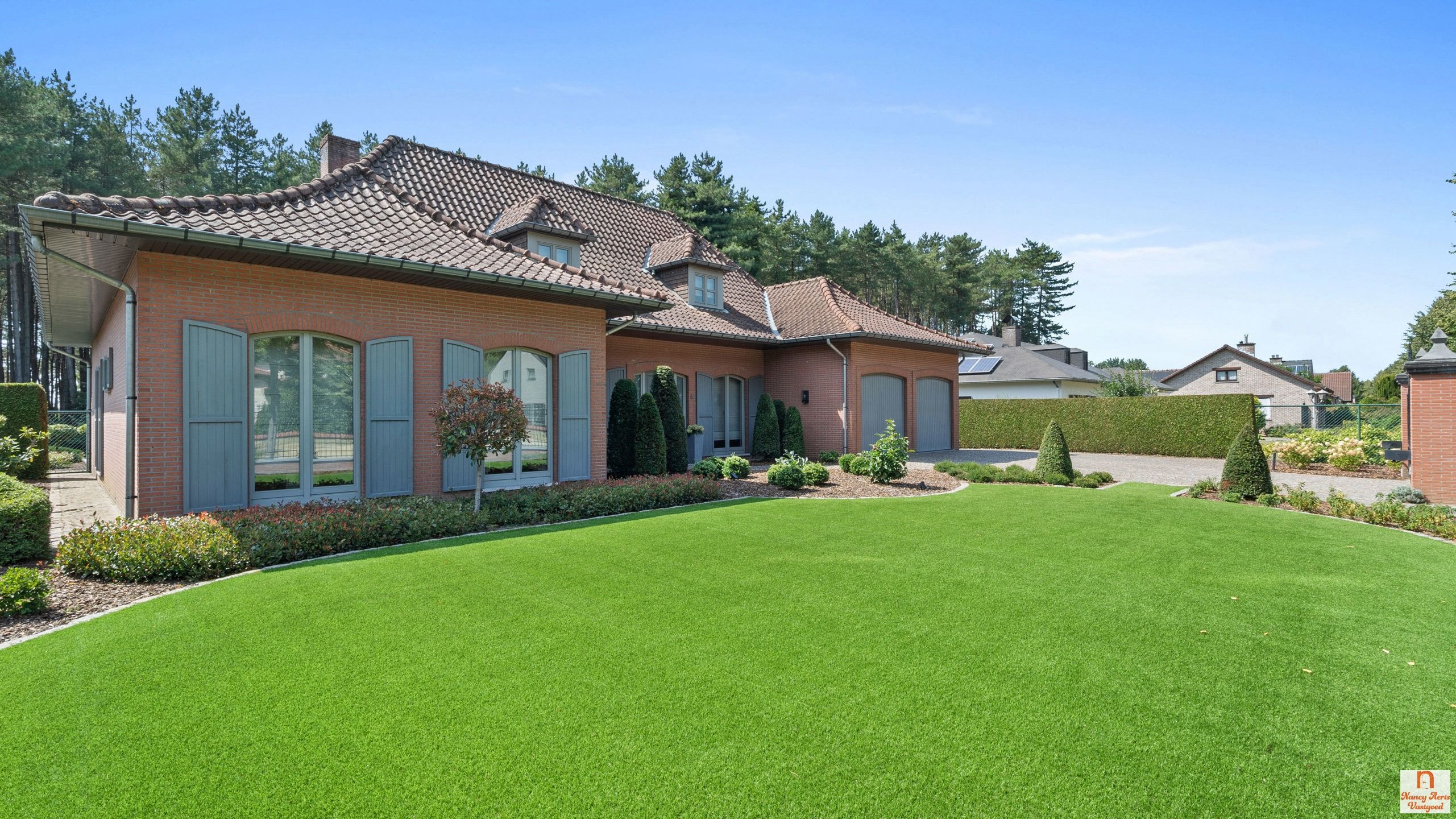 Luxueuze villa met overdekt zwembad, bos en weiland foto 2
