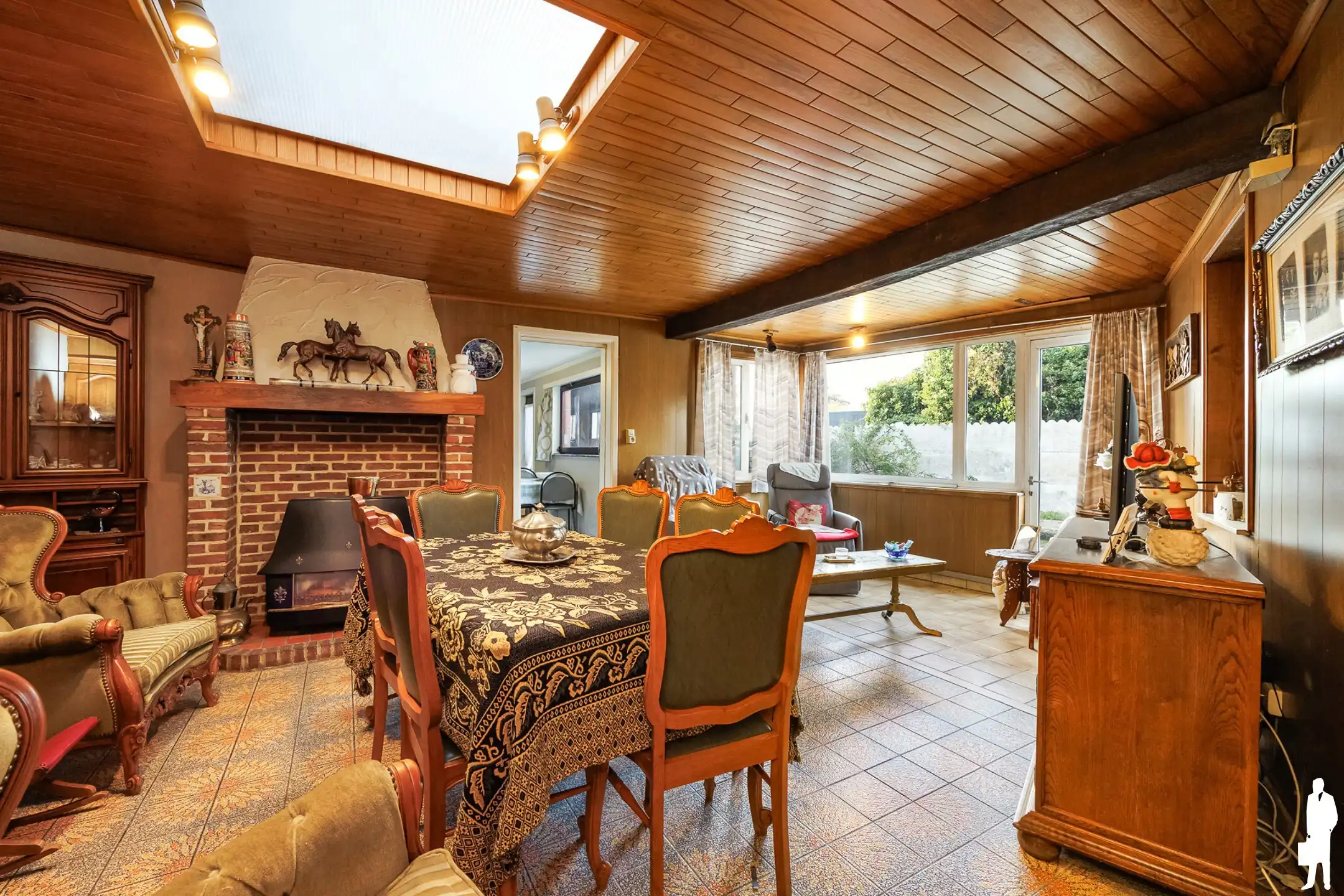 Te renoveren woning met magazijn van ca. 200 m²  foto 3