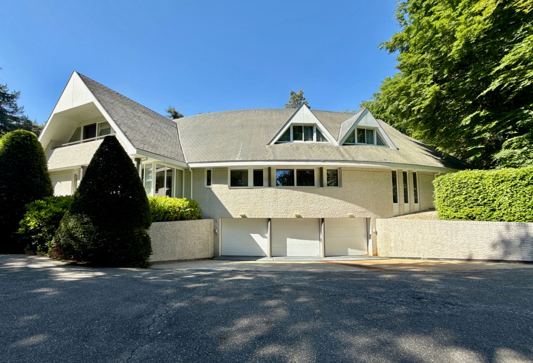 Villa te koop foto {{pictureIndex}}
